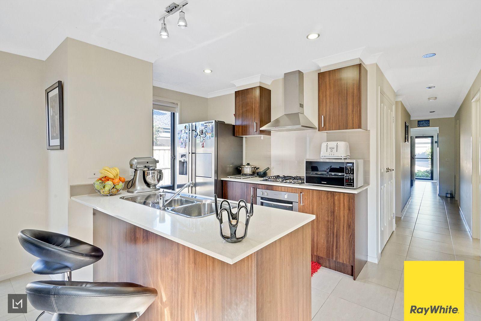 A True Point Cook Gem - 21 Neighbourhood Grove, Point Cook