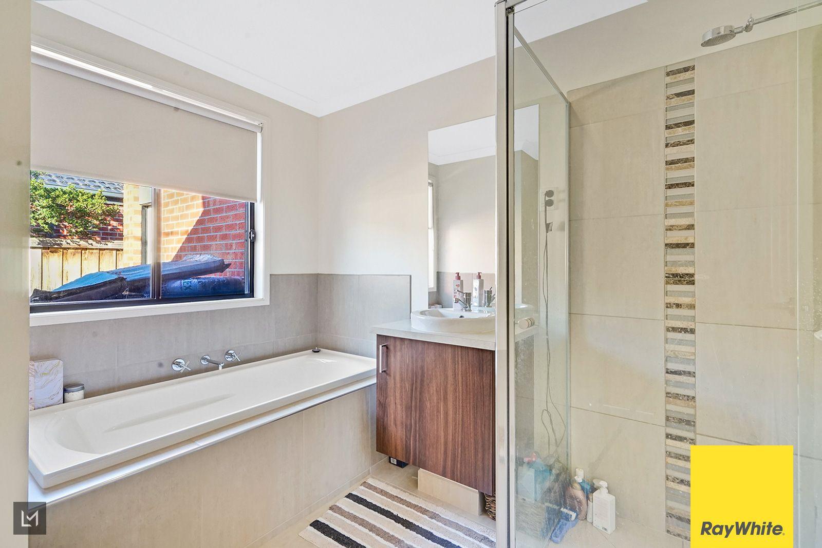 A True Point Cook Gem - 21 Neighbourhood Grove, Point Cook