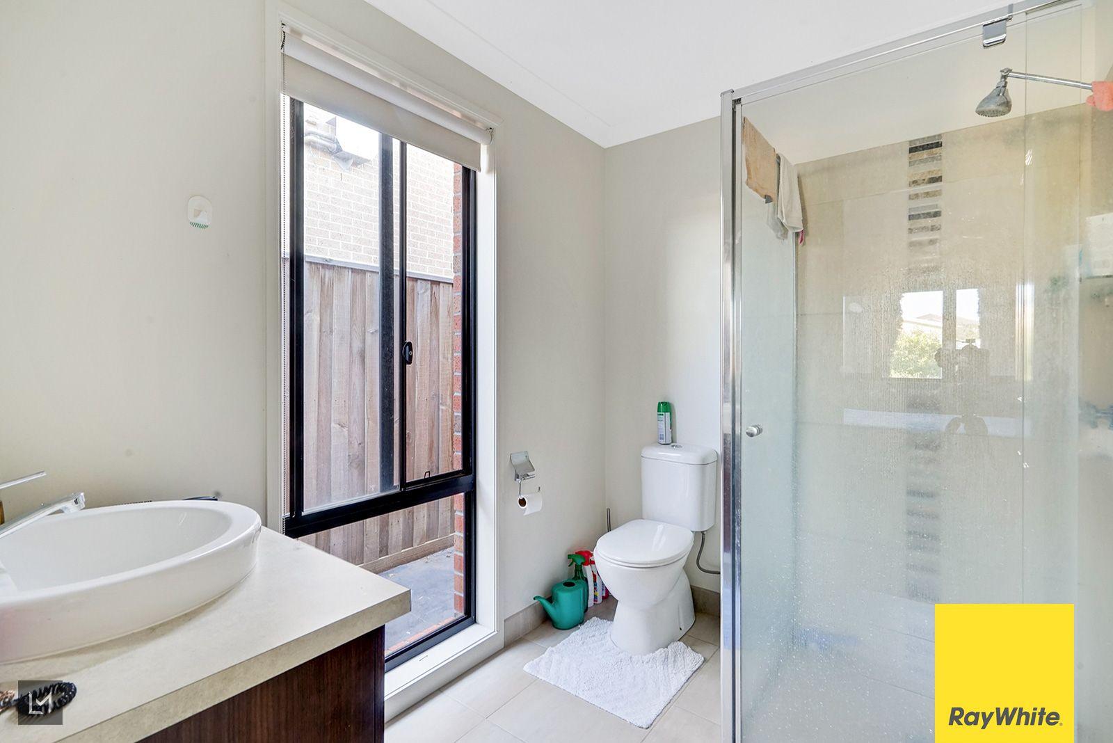 A True Point Cook Gem - 21 Neighbourhood Grove, Point Cook