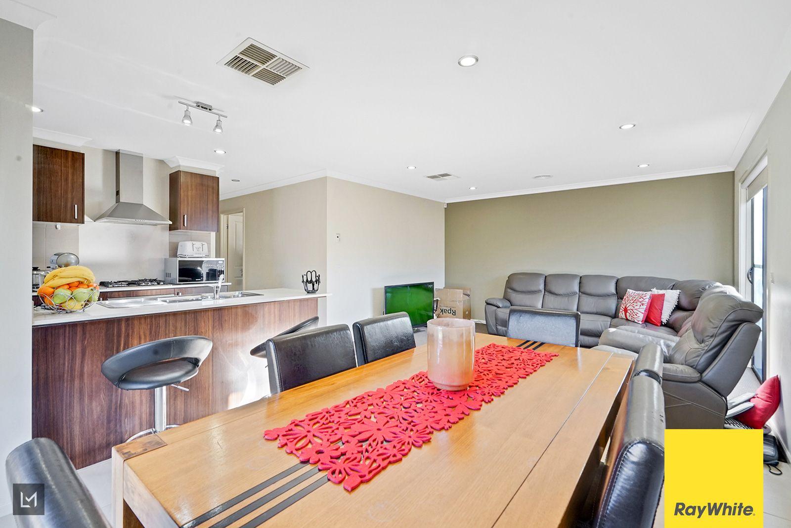 A True Point Cook Gem - 21 Neighbourhood Grove, Point Cook