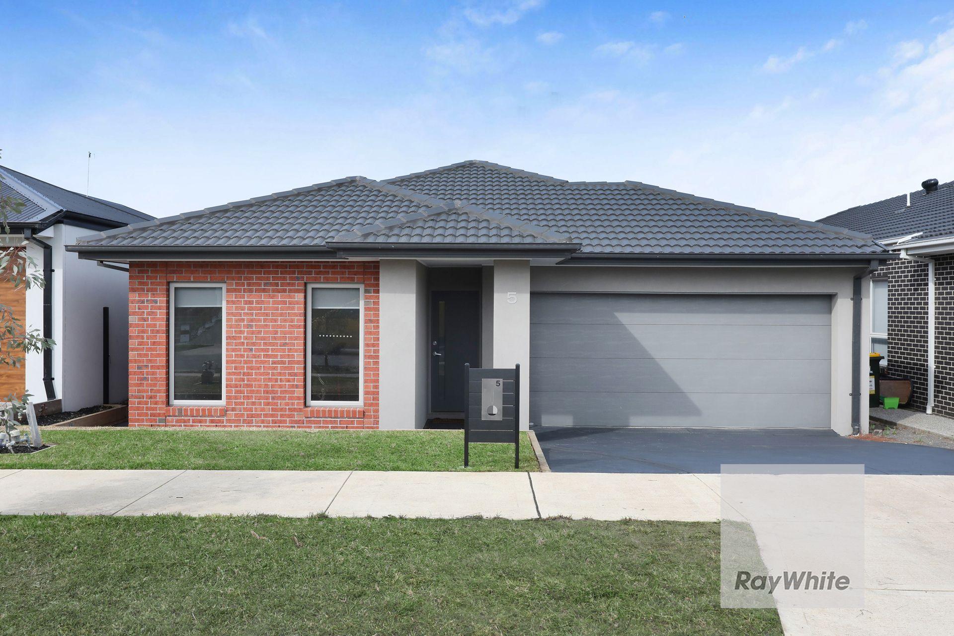 Prop-GPT: House: VIC Mickleham, VIC 3064 Home For Rent