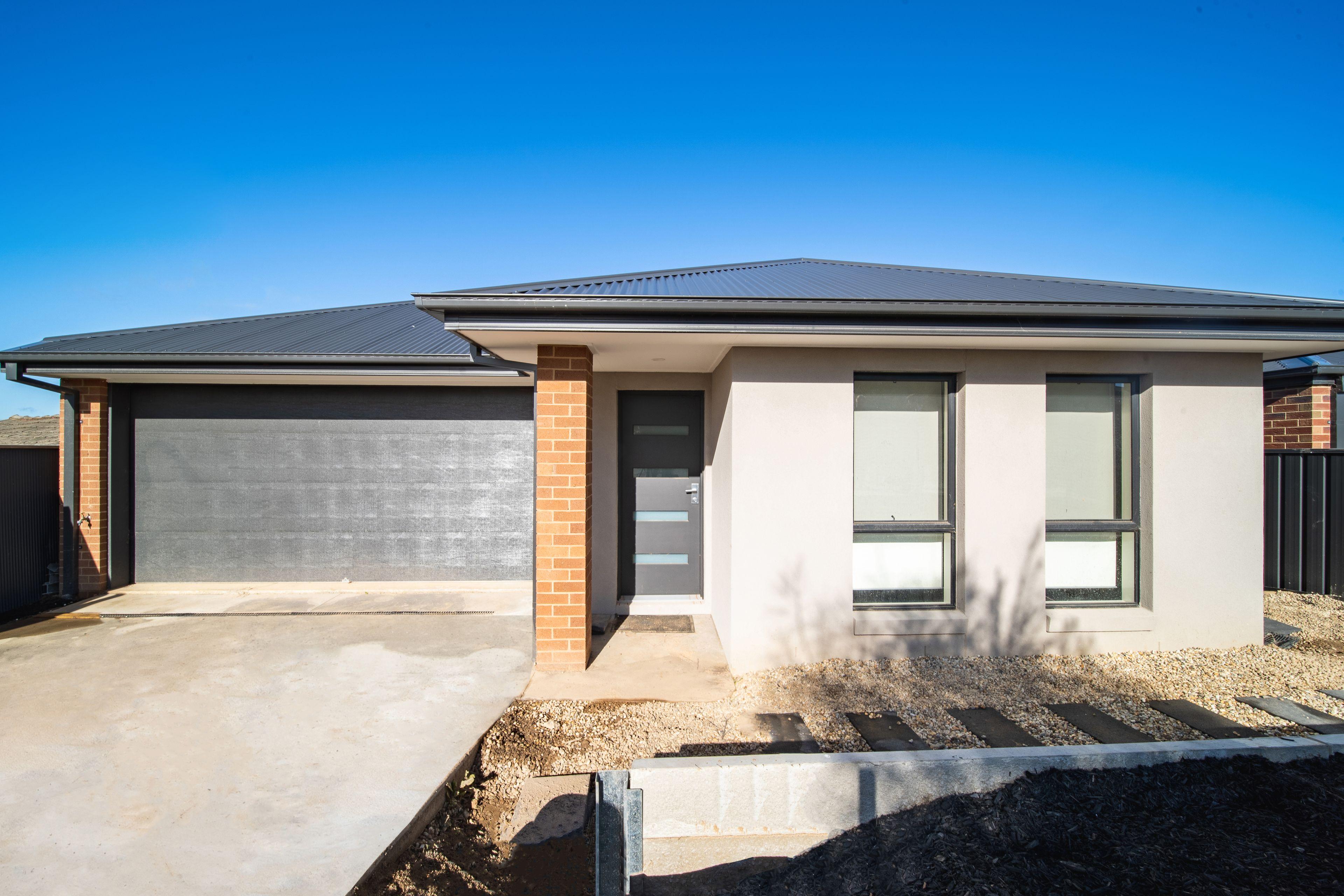 Prop-GPT: House: VIC Golden Square, VIC 3555 Home For Rent