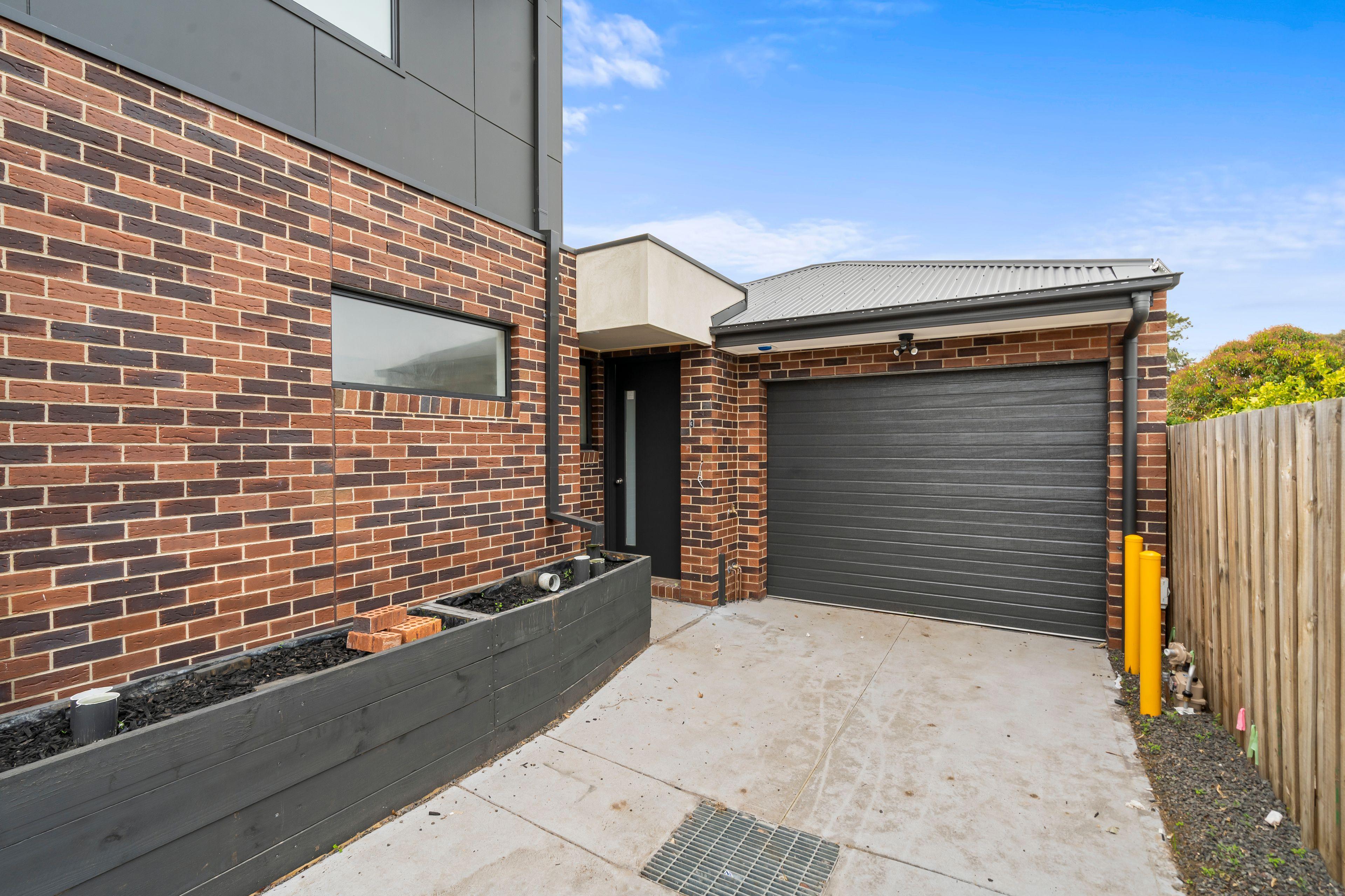 Prop-GPT: House: VIC Glenroy, VIC 3046 Home For Rent