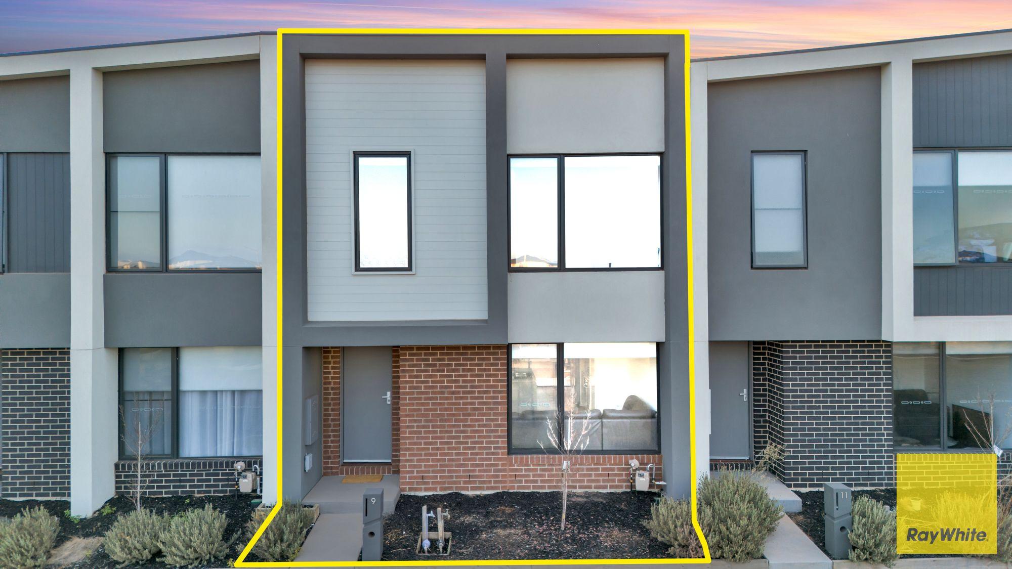 Prop-GPT: House: VIC Tarneit, VIC 3029 Home For Rent