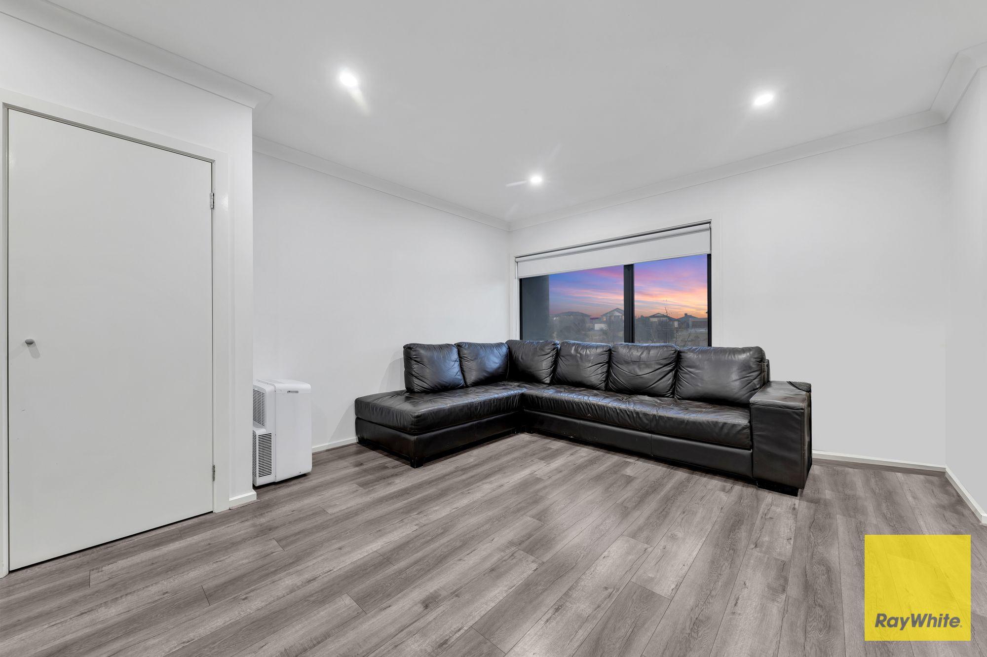 Effortless Living with a Touch of Class - 9 Ogawa Walk, Tarneit