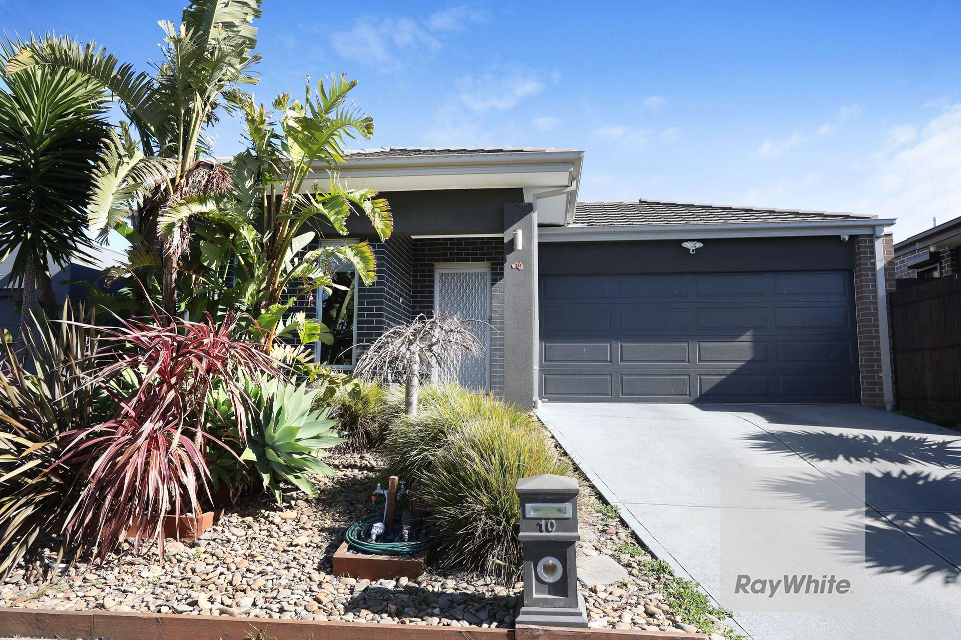 Prop-GPT: House: VIC Mickleham, VIC 3064 Home For Rent