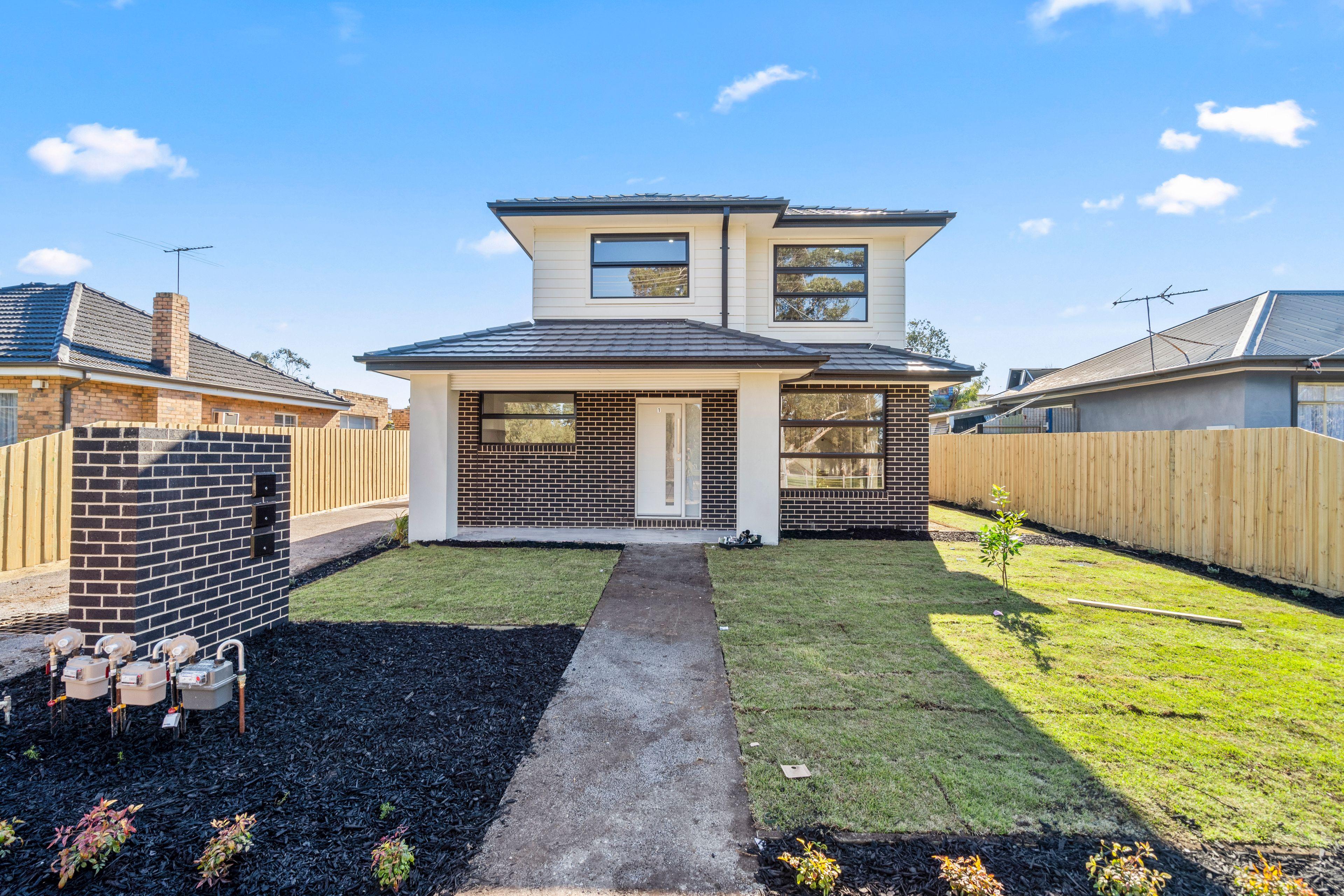 Prop-GPT: Townhouse: VIC Glenroy, VIC 3046 Home For Rent