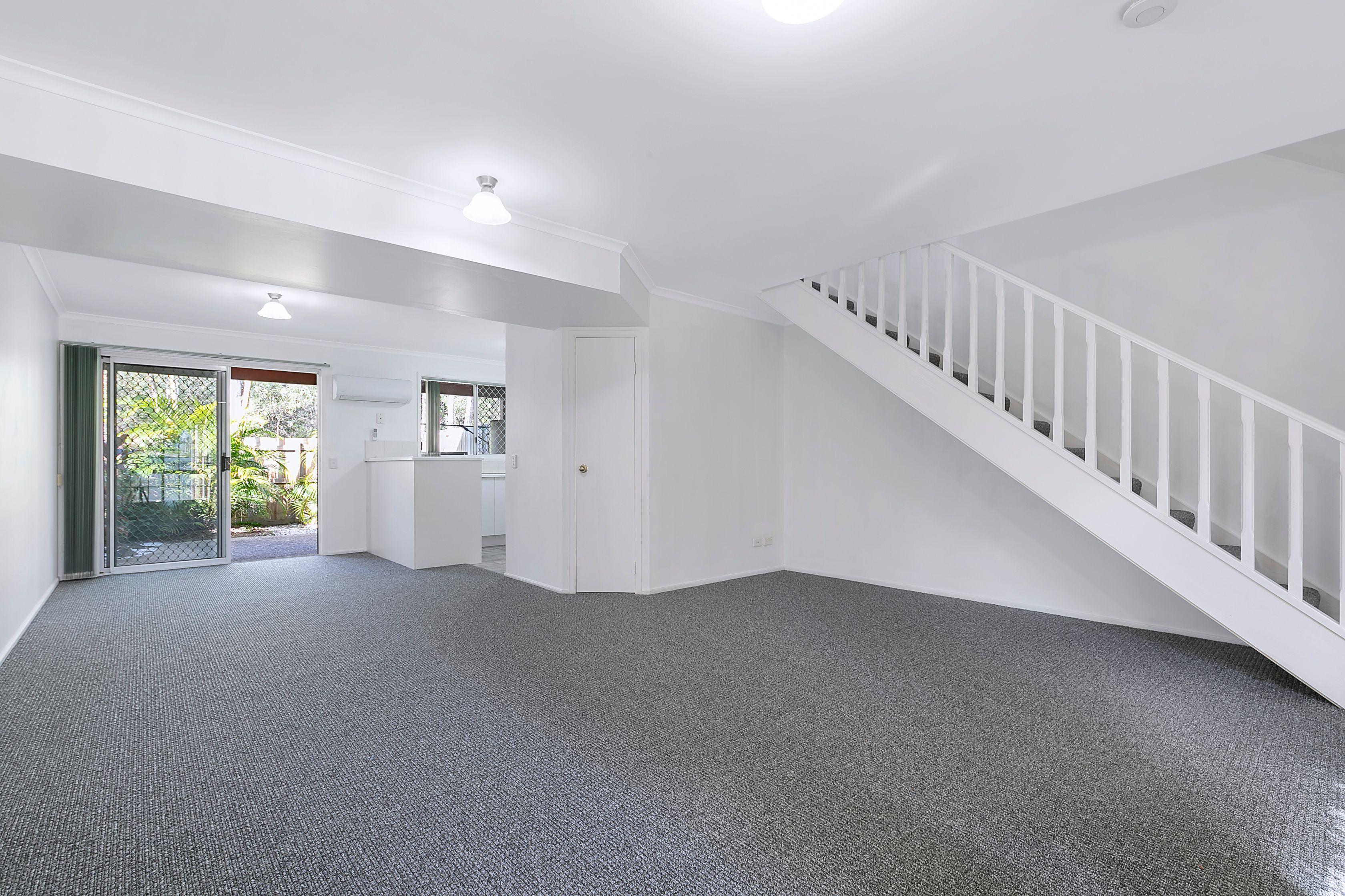 Expansive Townhouse Offering the Ultimate in Lifestyle & Convenience