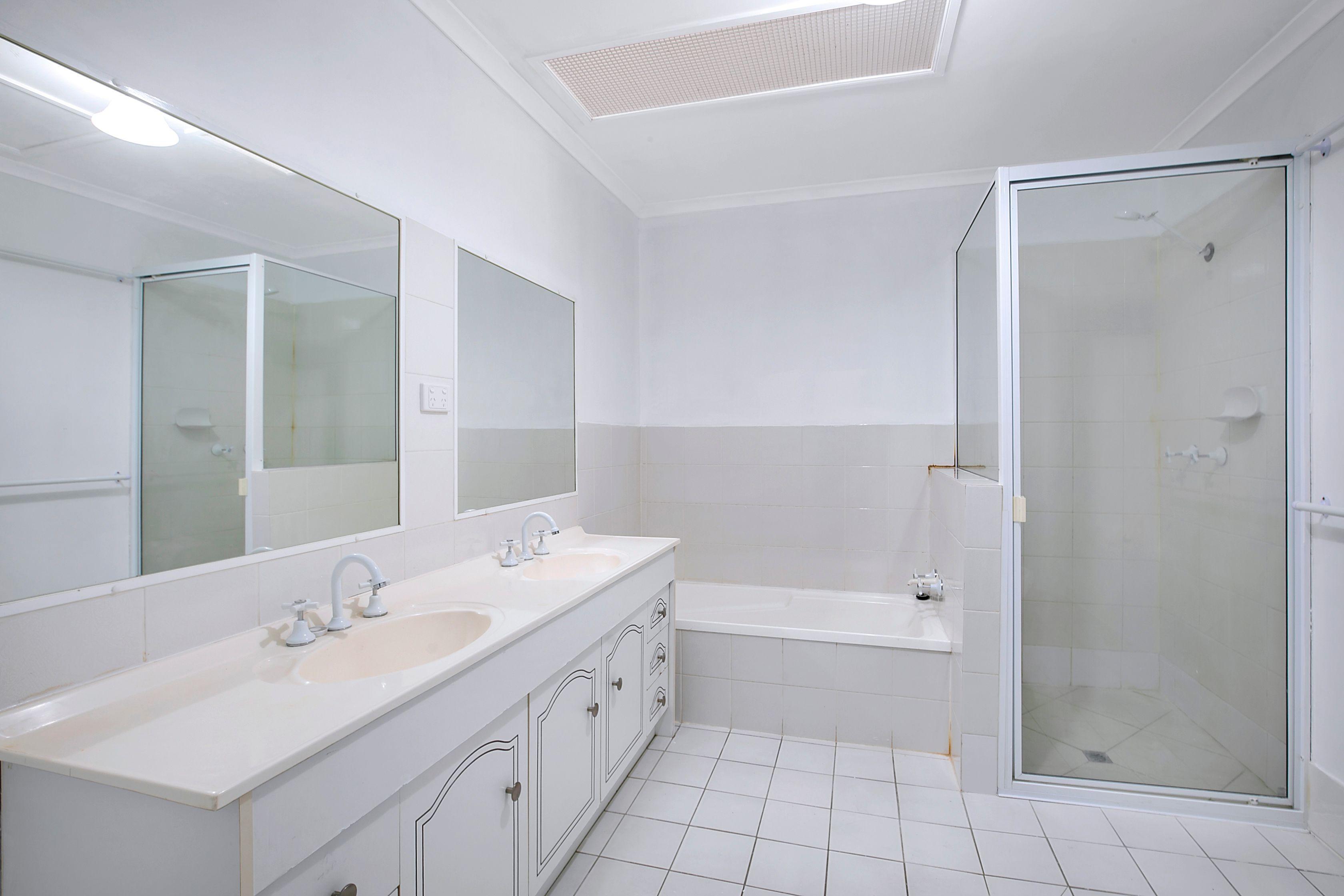 Expansive Townhouse Offering the Ultimate in Lifestyle & Convenience