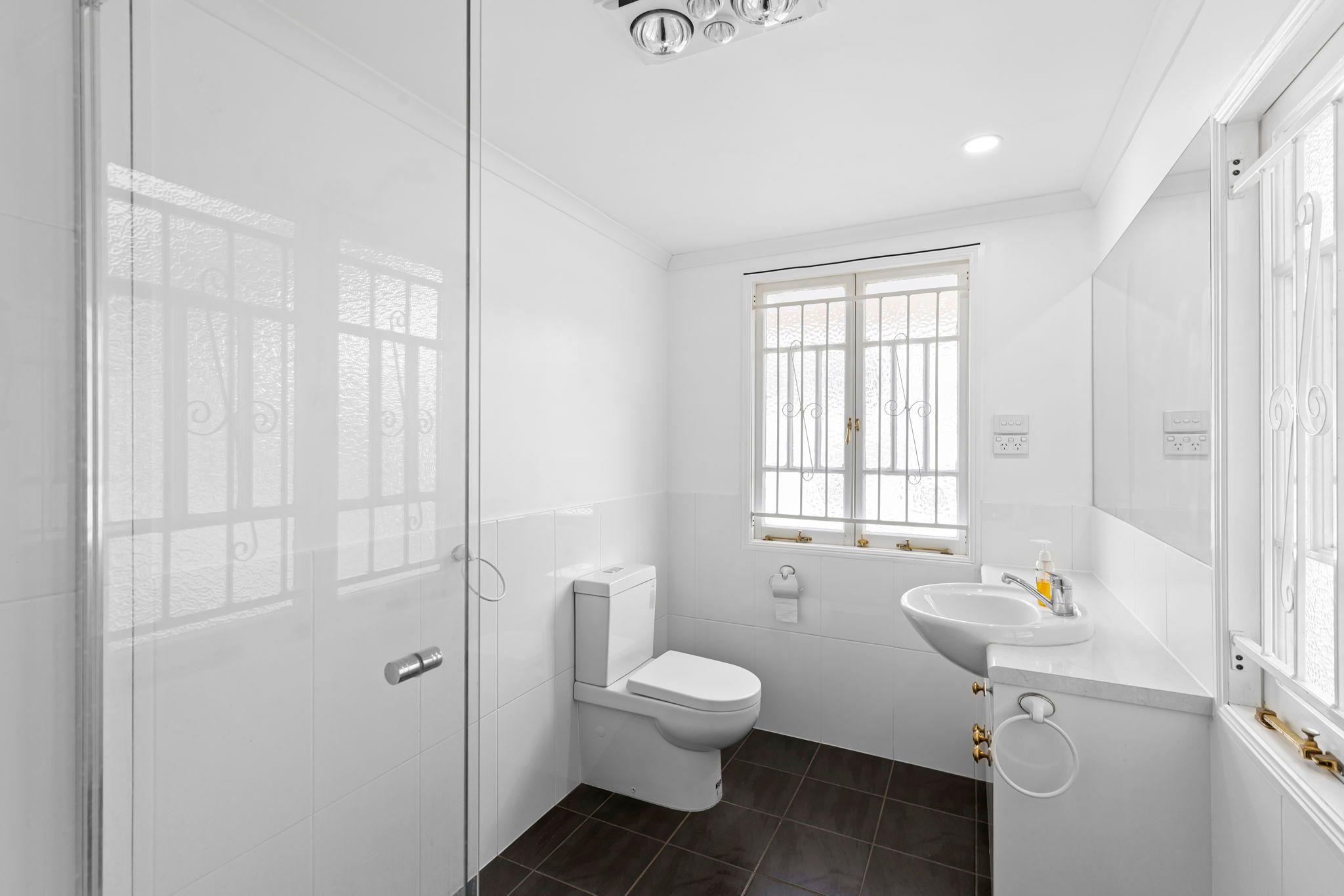 This Well Presented Hi-Set Queenslander is located within the Eagle Junction School Catchment and walking distance to public transport.