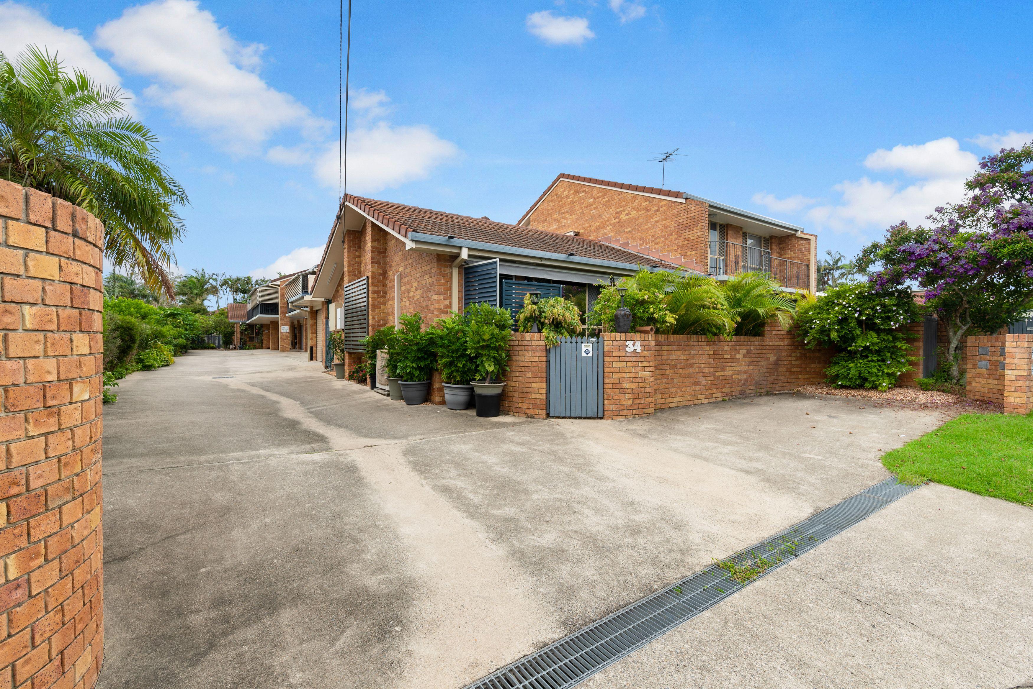 Prop-GPT: Unit: QLD Woody Point, QLD 4019 Home For Rent