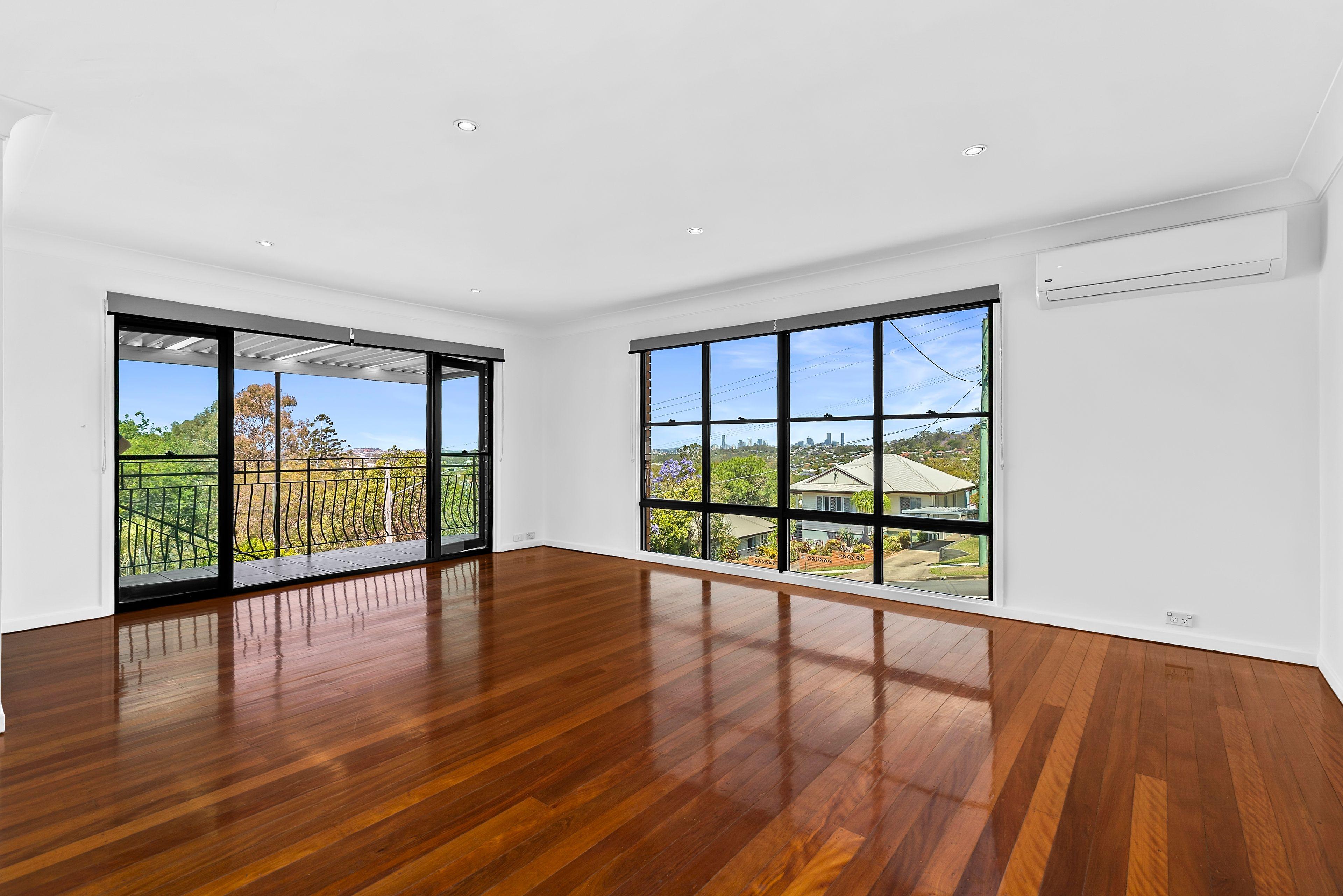 Prop-GPT: House: QLD Stafford Heights, QLD 4053 Home For Rent