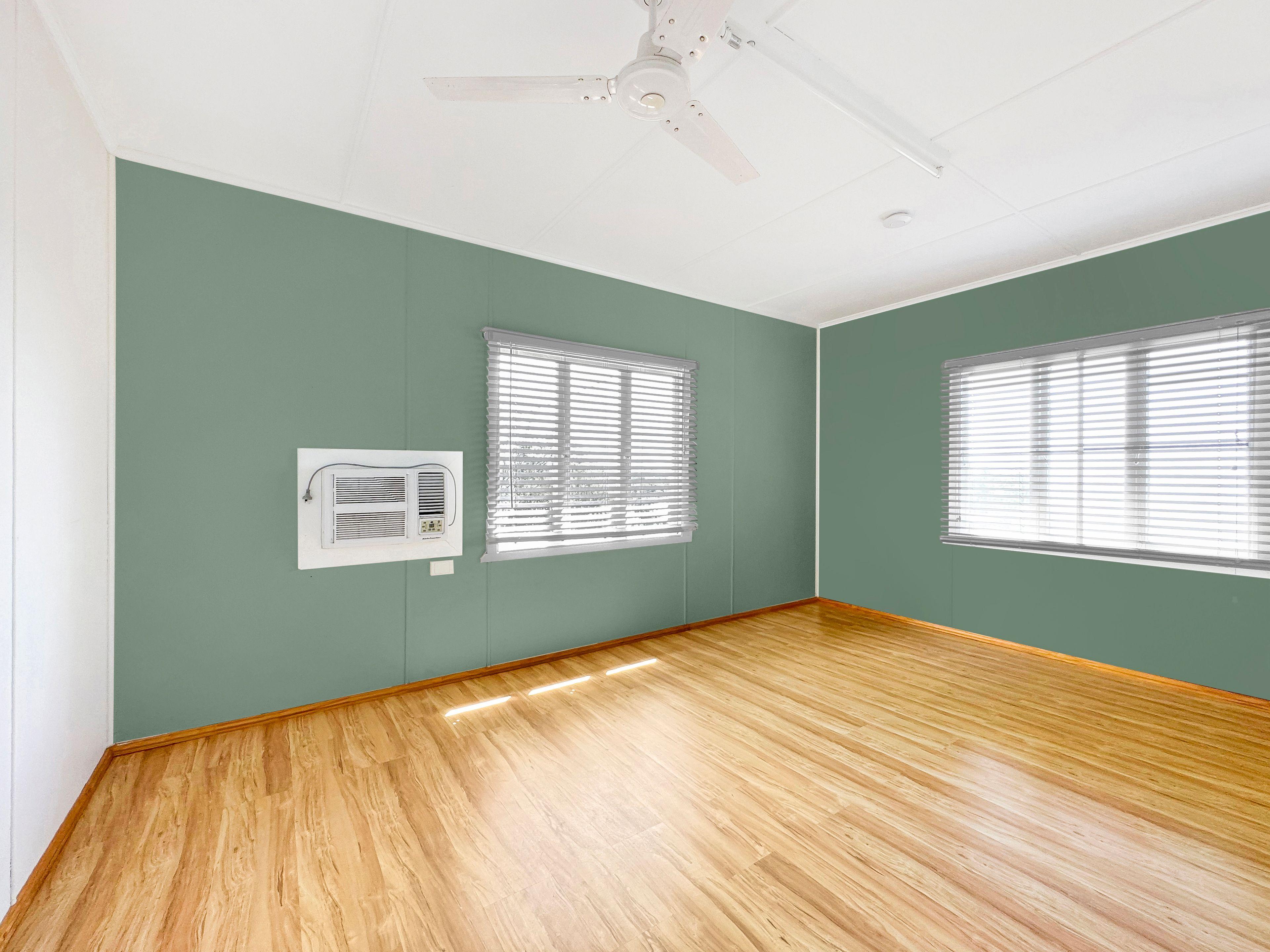 House for rent! Water views close to the beach