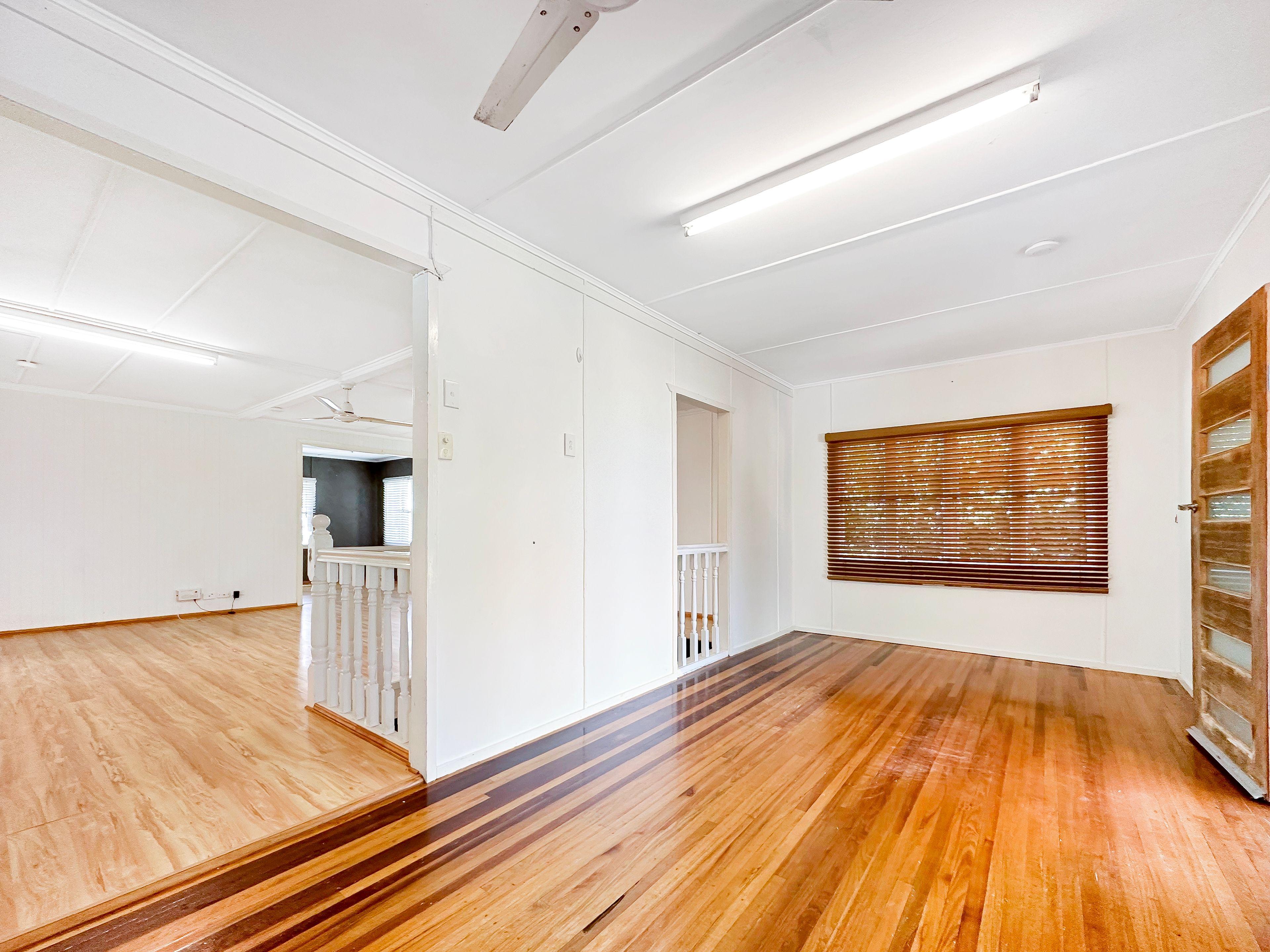 House for rent! Water views close to the beach