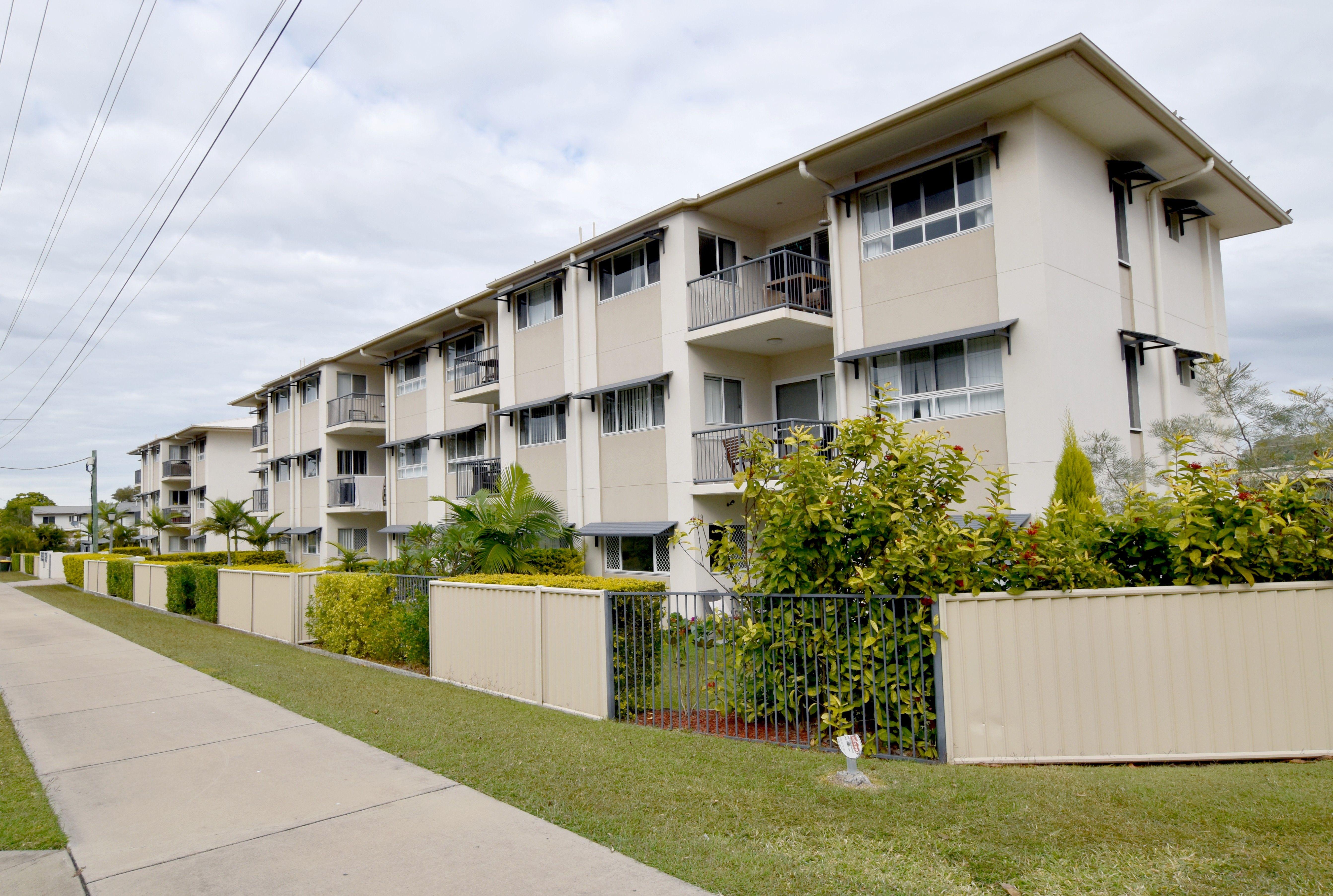 Prop-GPT: Townhouse: QLD Barney Point, QLD 4680 Home For Rent