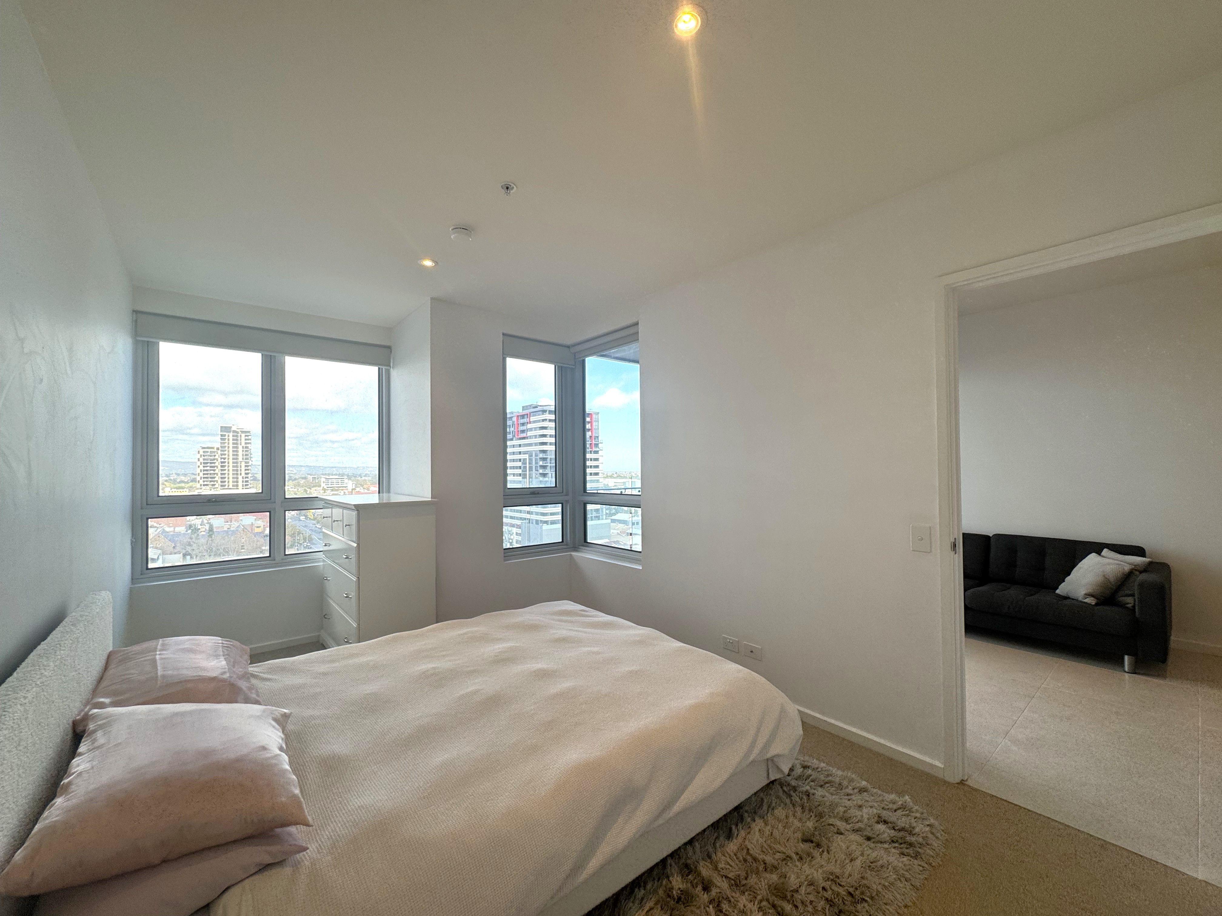 Fully Furnished Modern Apartment!