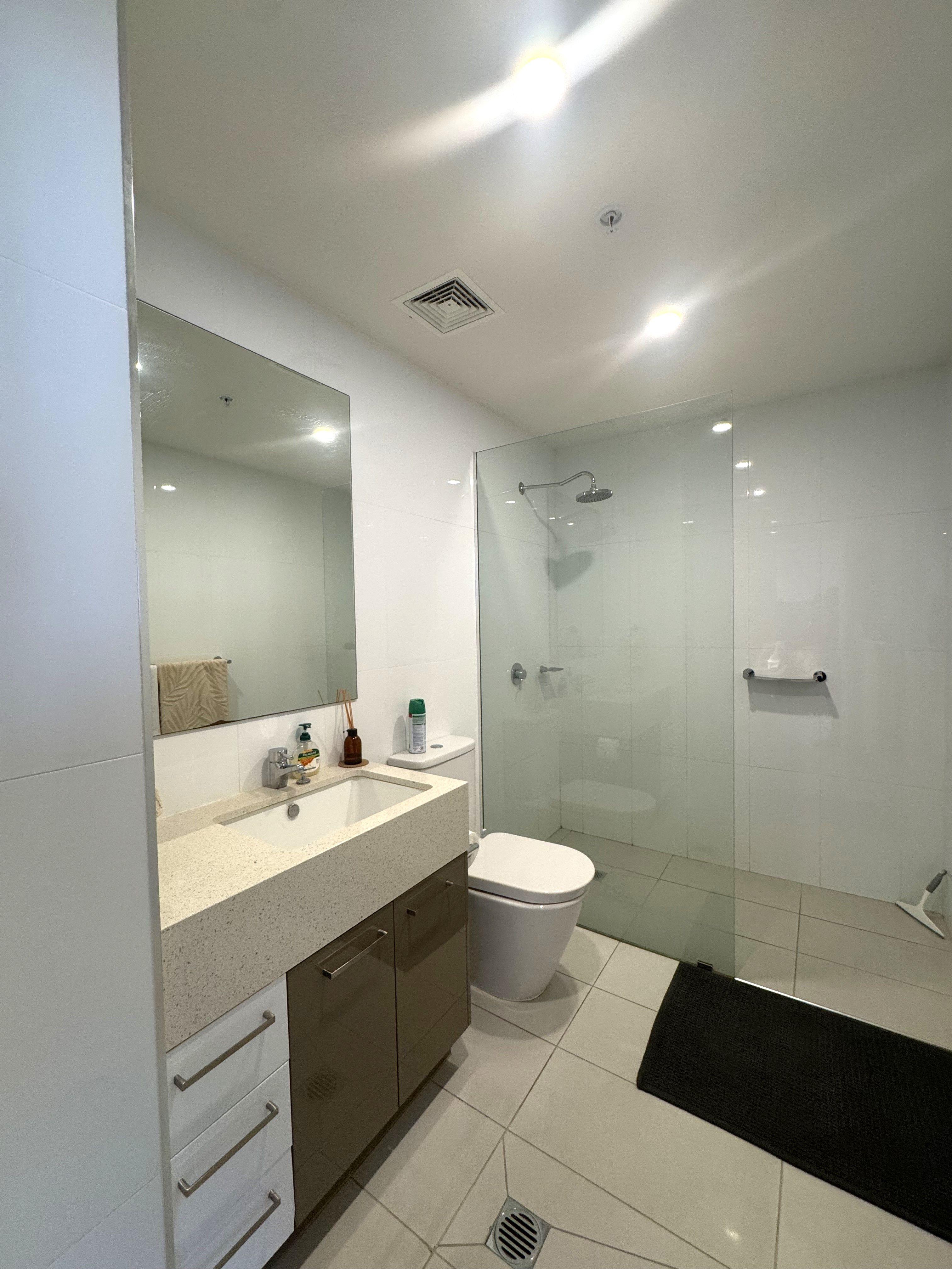 Fully Furnished Modern Apartment!