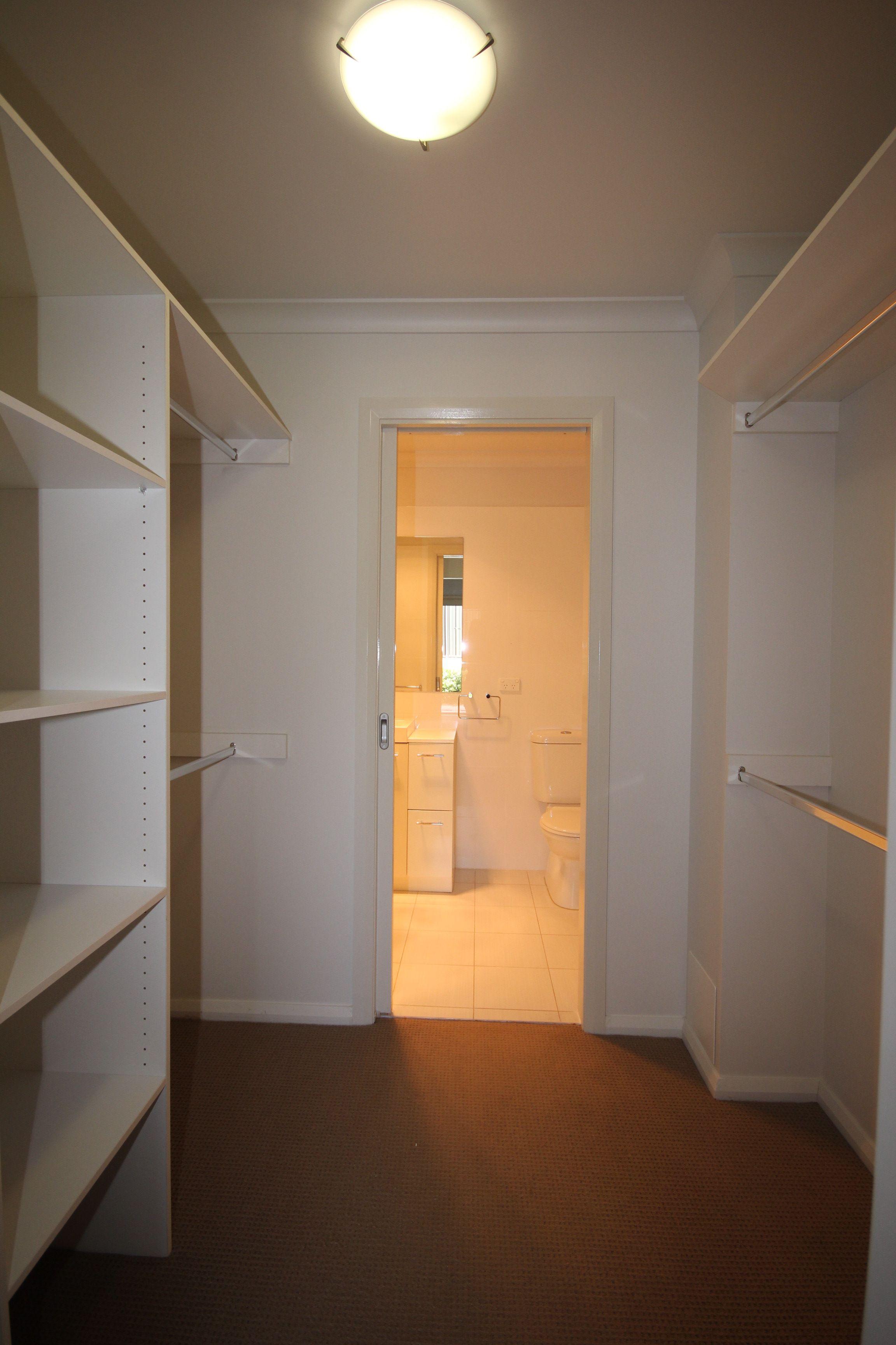 STYLISH APARTMENT, EXCELLENT LOCATION !