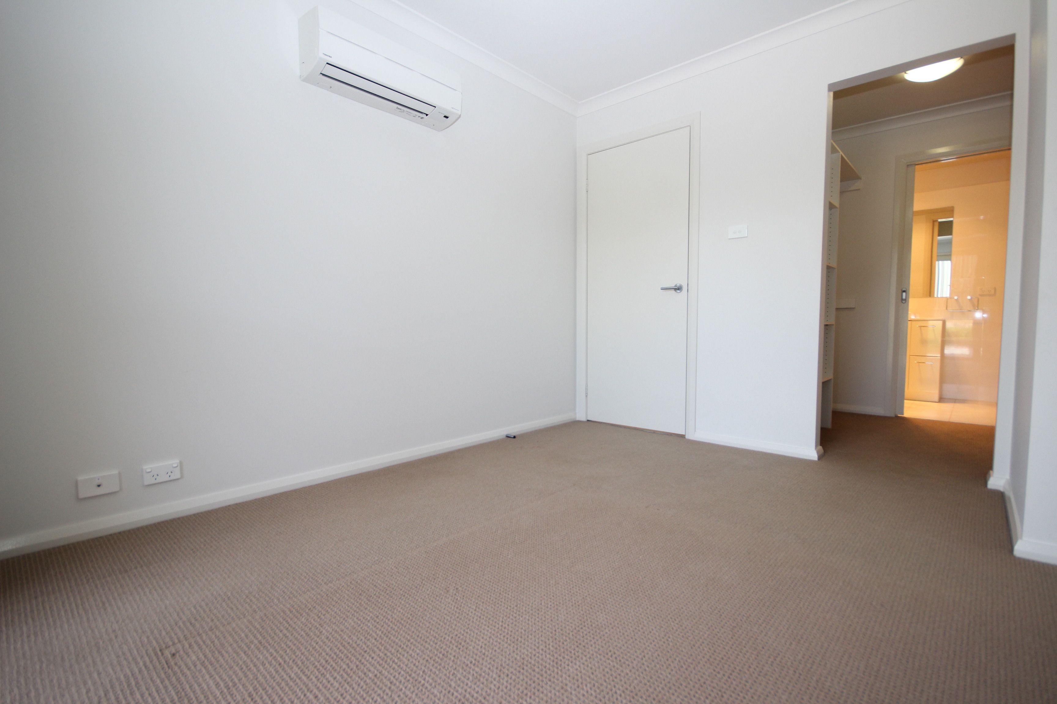 STYLISH APARTMENT, EXCELLENT LOCATION !