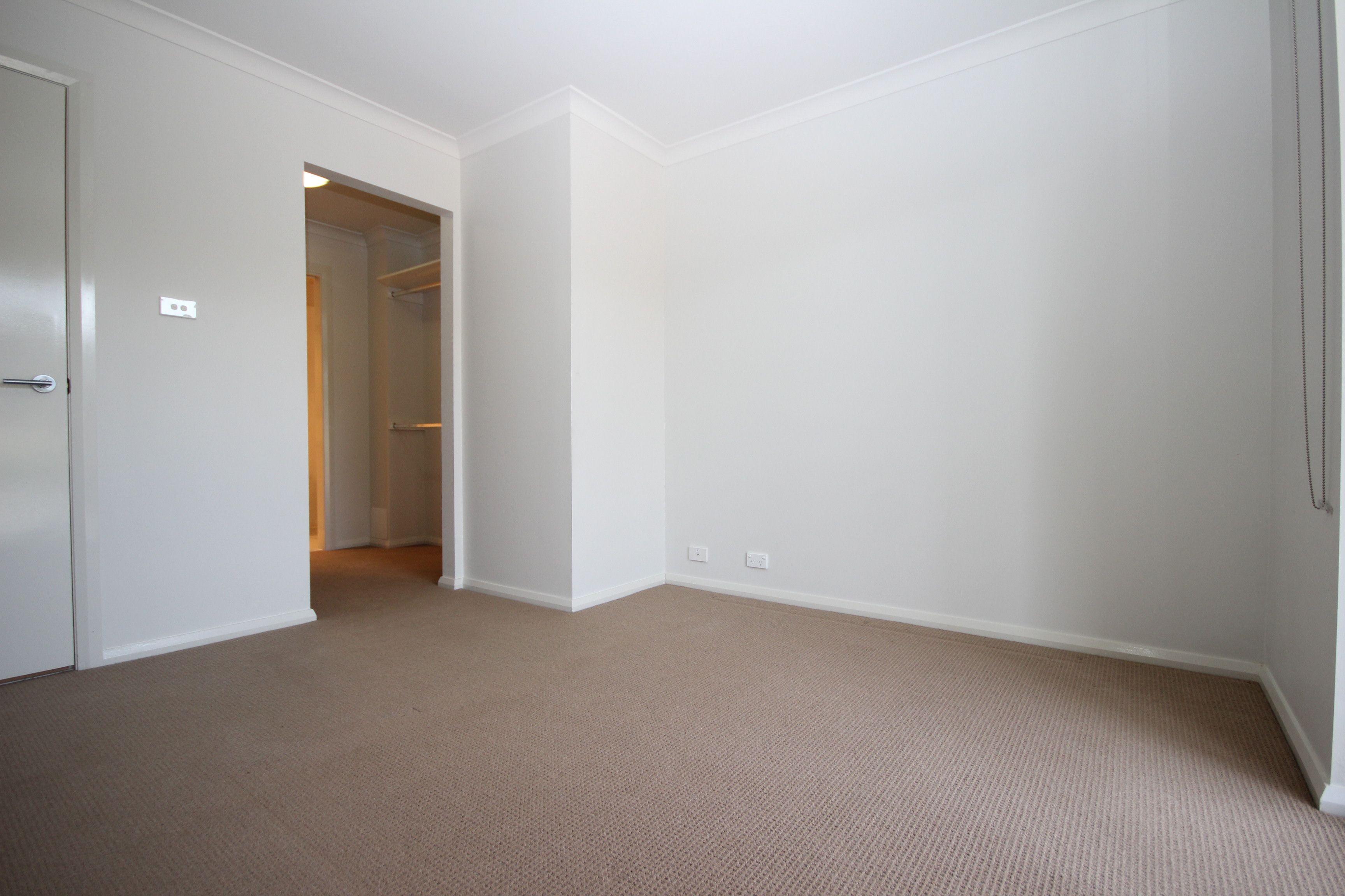 STYLISH APARTMENT, EXCELLENT LOCATION !