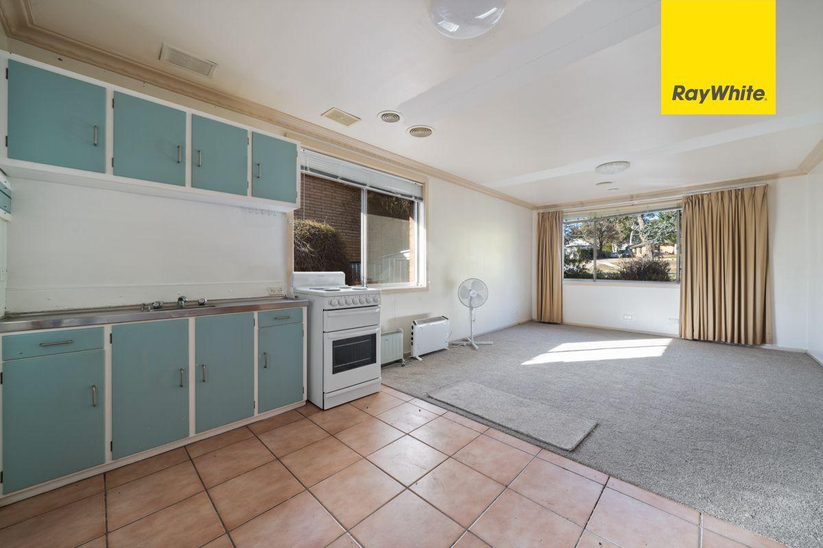 Prop-GPT: Flat: ACT Page, ACT 2614 Home For Rent