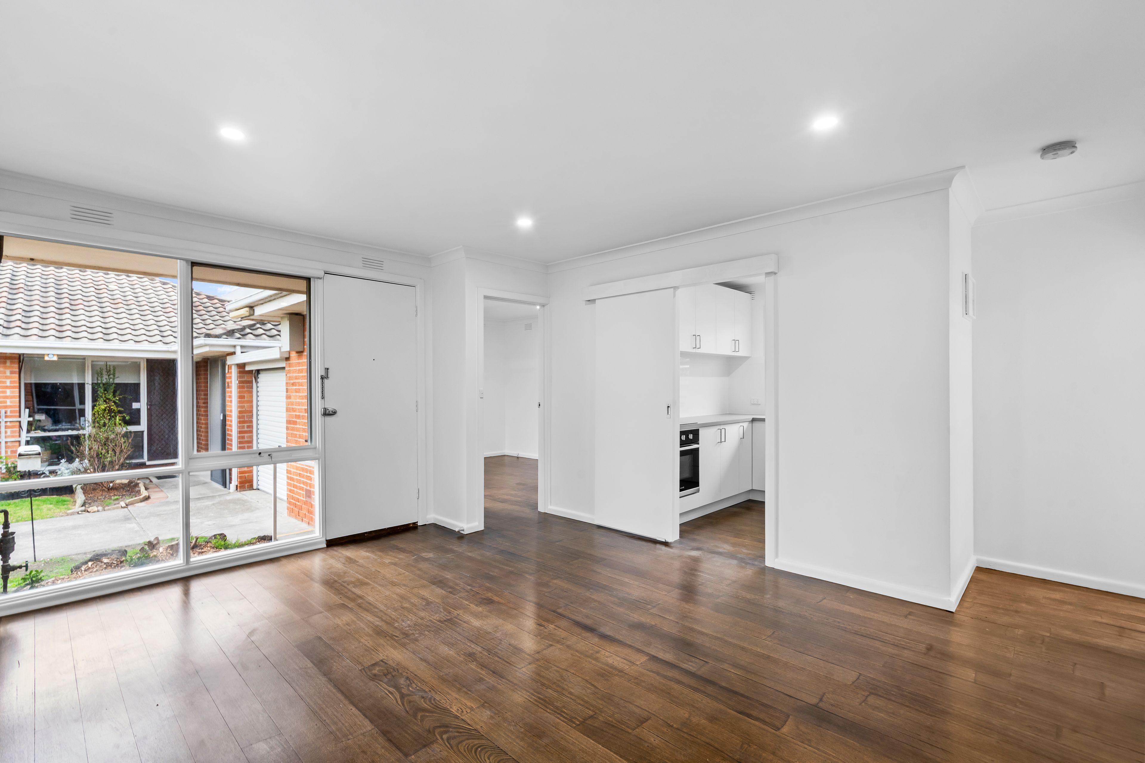 Low-Maintenance Living in a Prime Mentone Location!