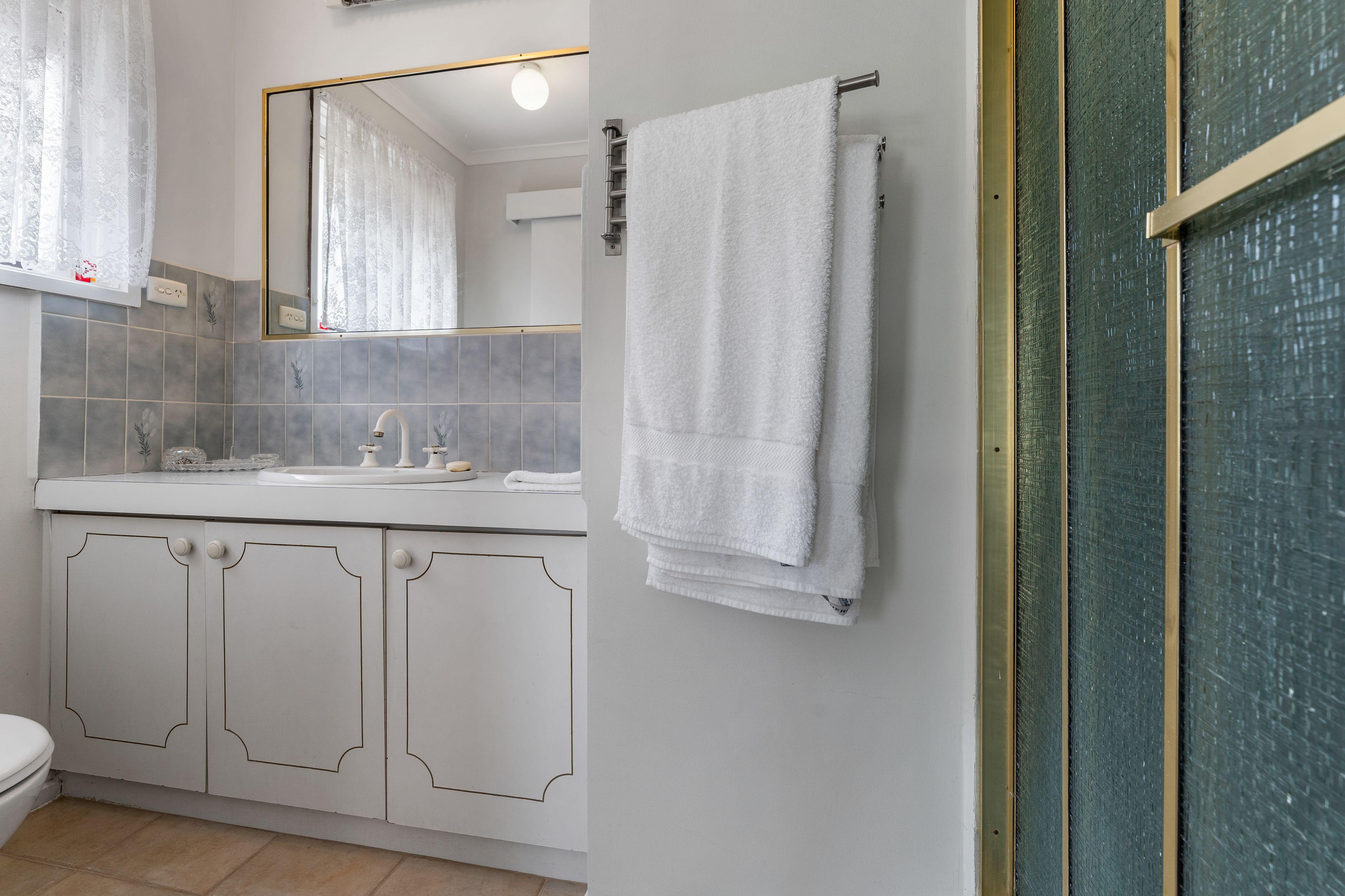 Immaculately Maintained Family Home!