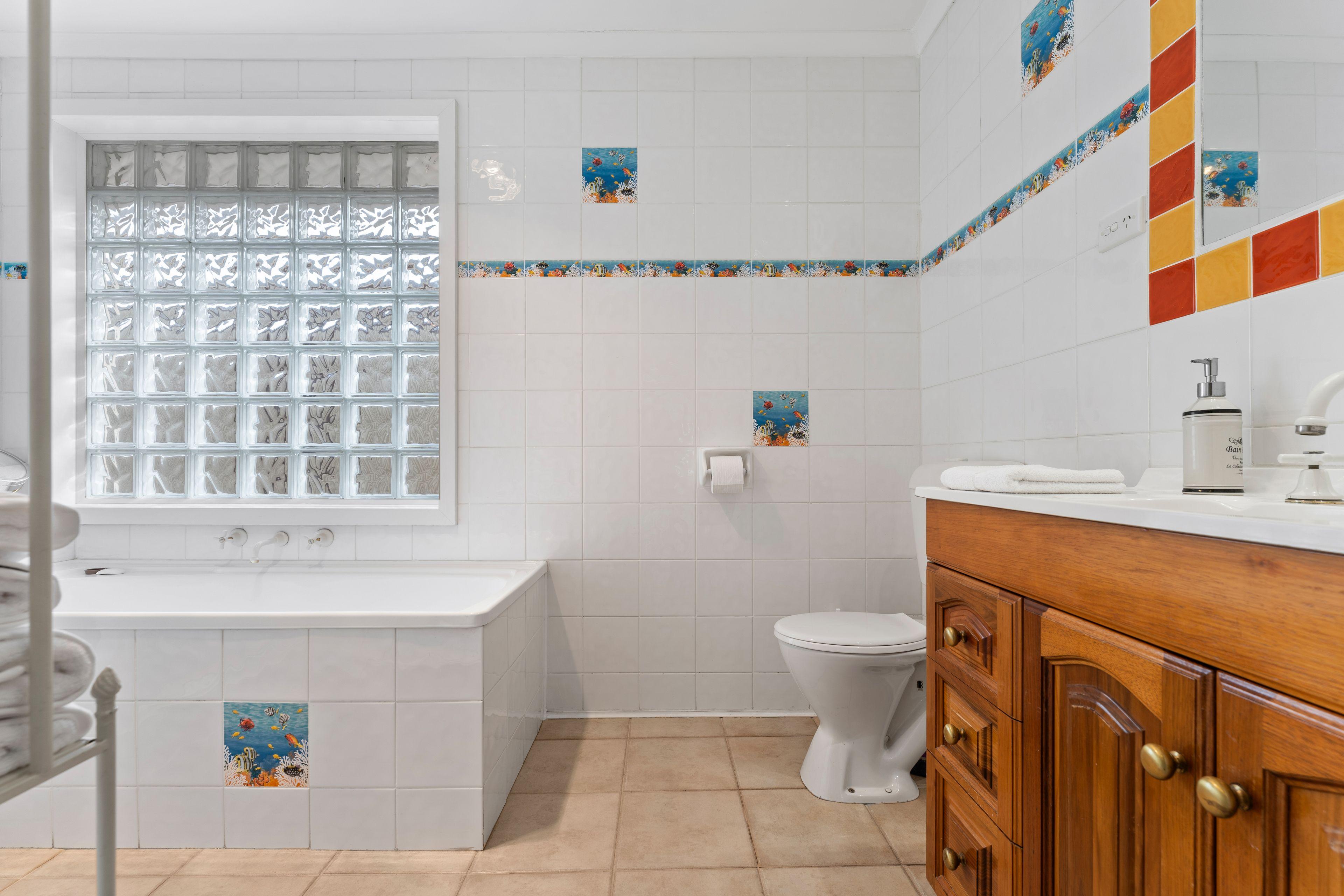 Immaculately Maintained Family Home!