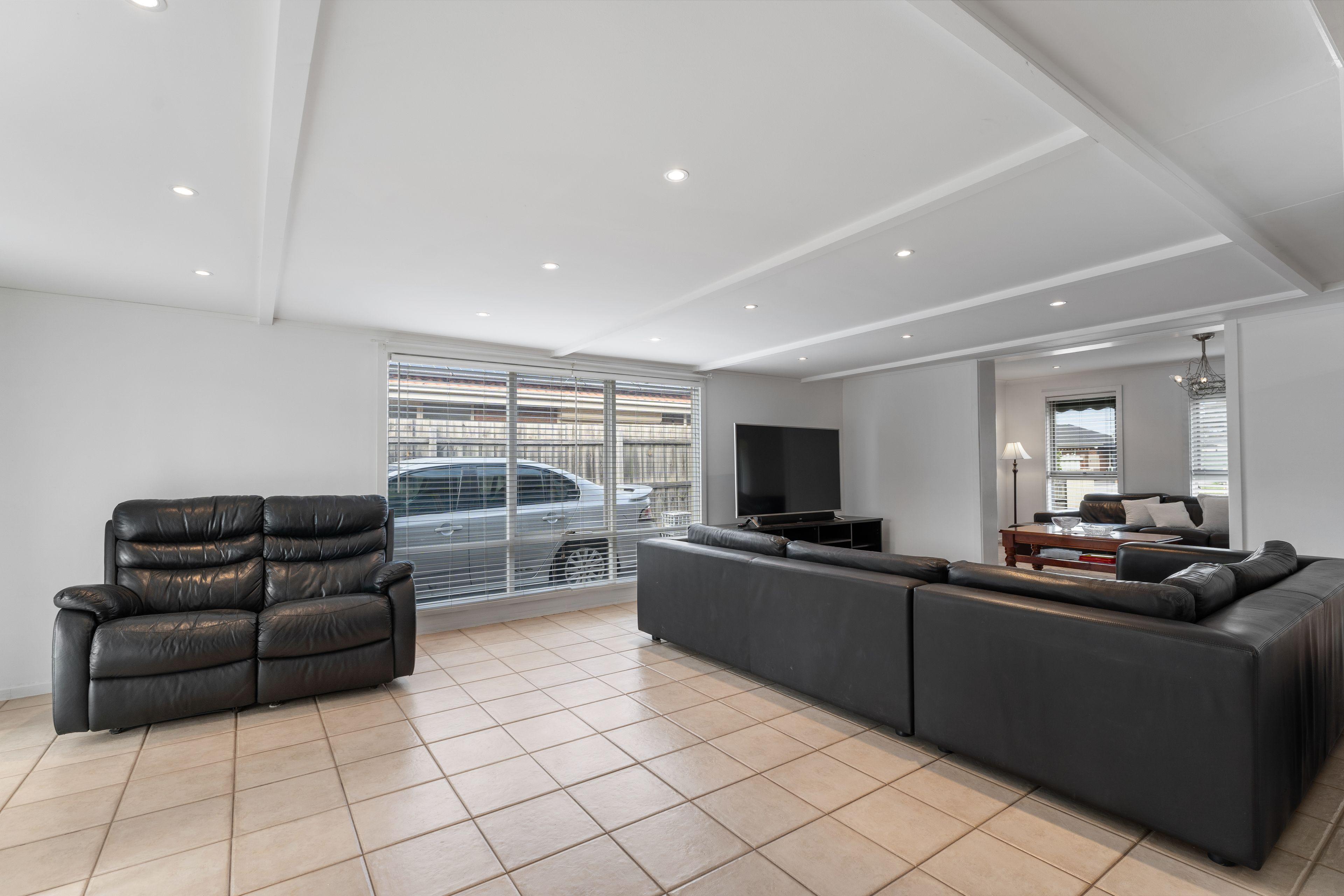 Immaculately Maintained Family Home!