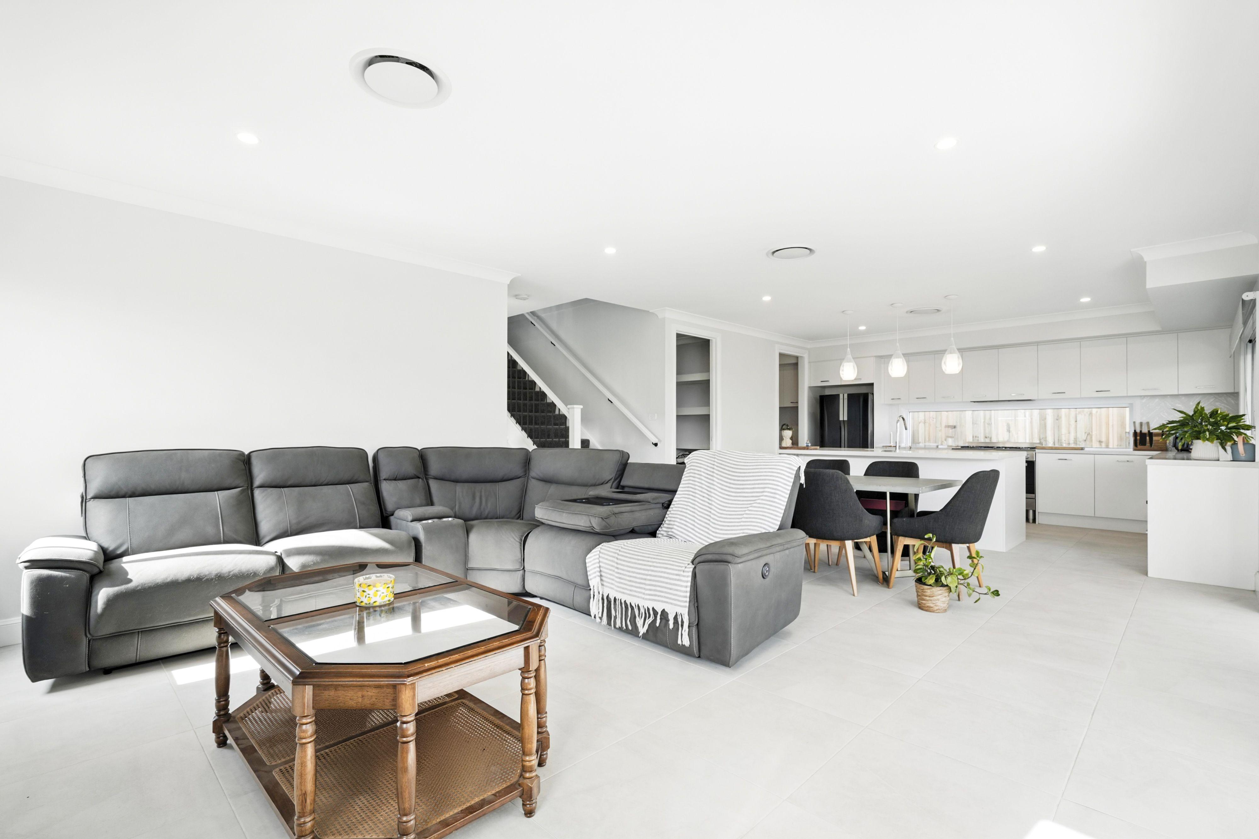 House for Rent: Menangle Park, NSW 2563, NSW, 2563