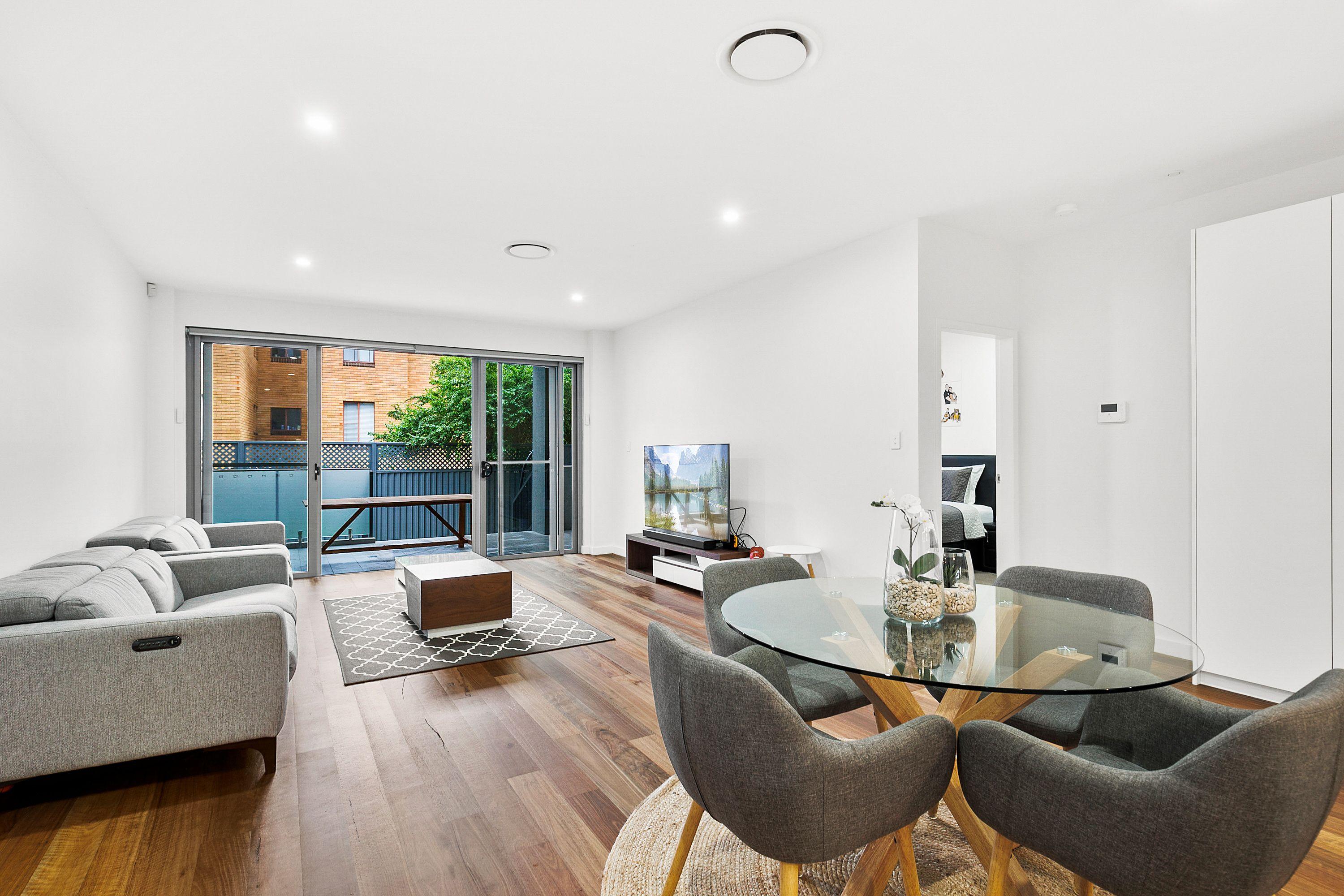 Architecturally Designed Ground Floor Thee Bedroom Apartment