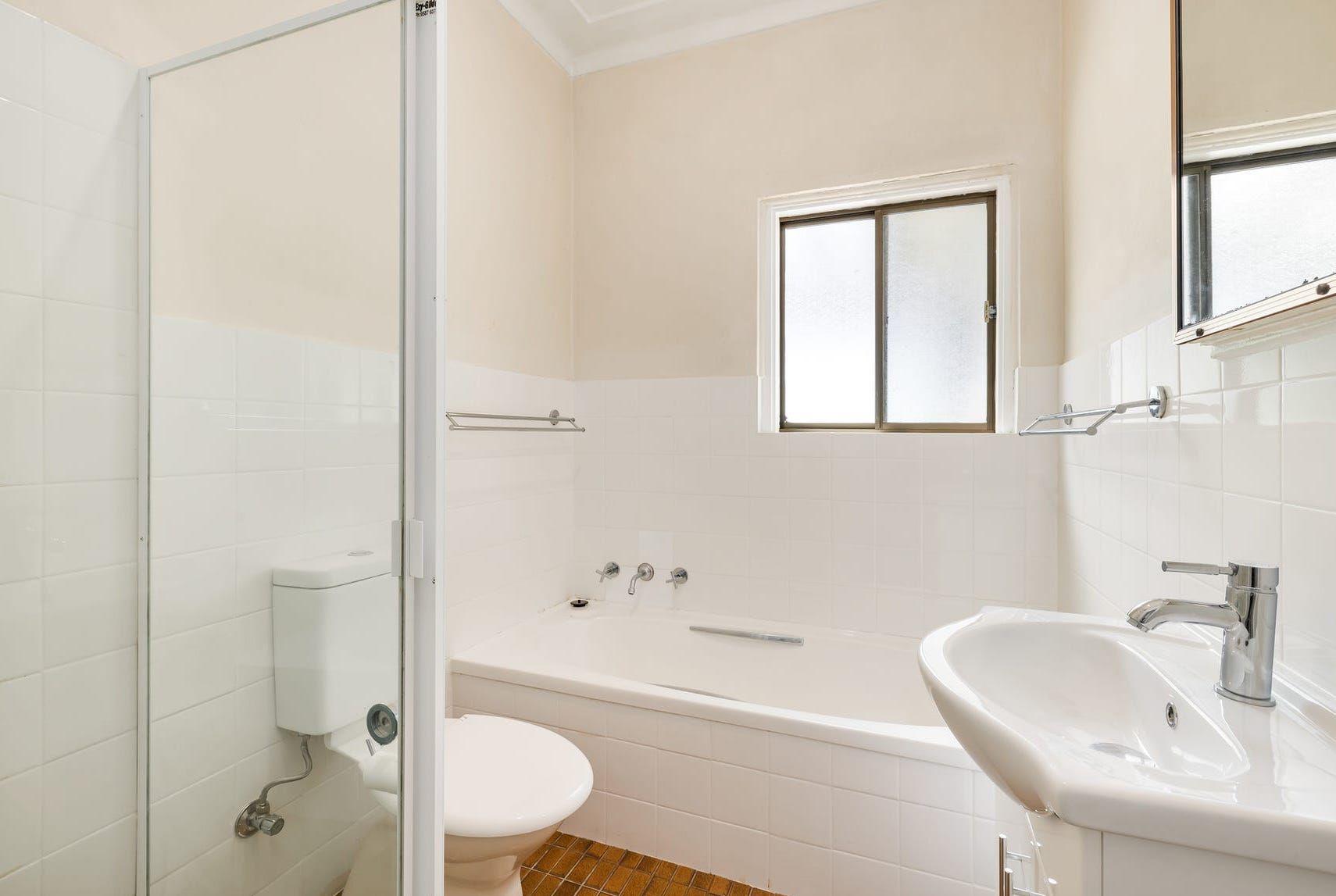 Classic home in a sought after pocket of Putney