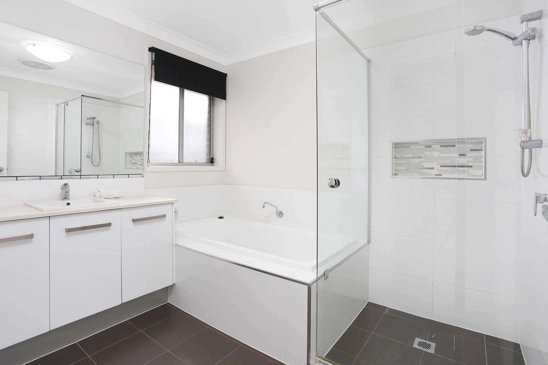 House for Rent: Jordan Springs, NSW 2747, NSW, 2747