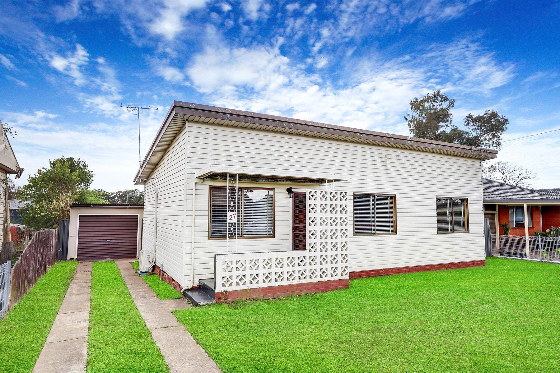 Prop-GPT: House: NSW Colyton, NSW 2760 Home For Rent