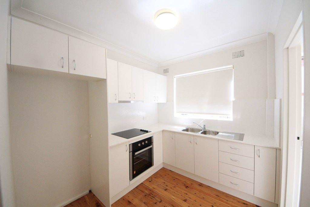 Perfectly located 2 bed room unit