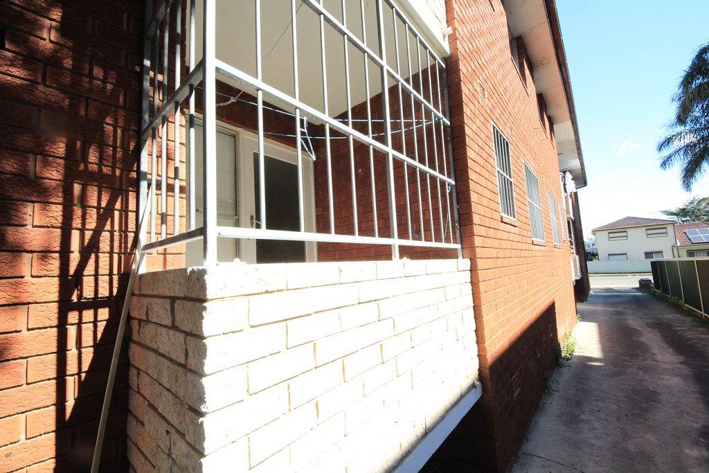 Perfectly located 2 bed room unit