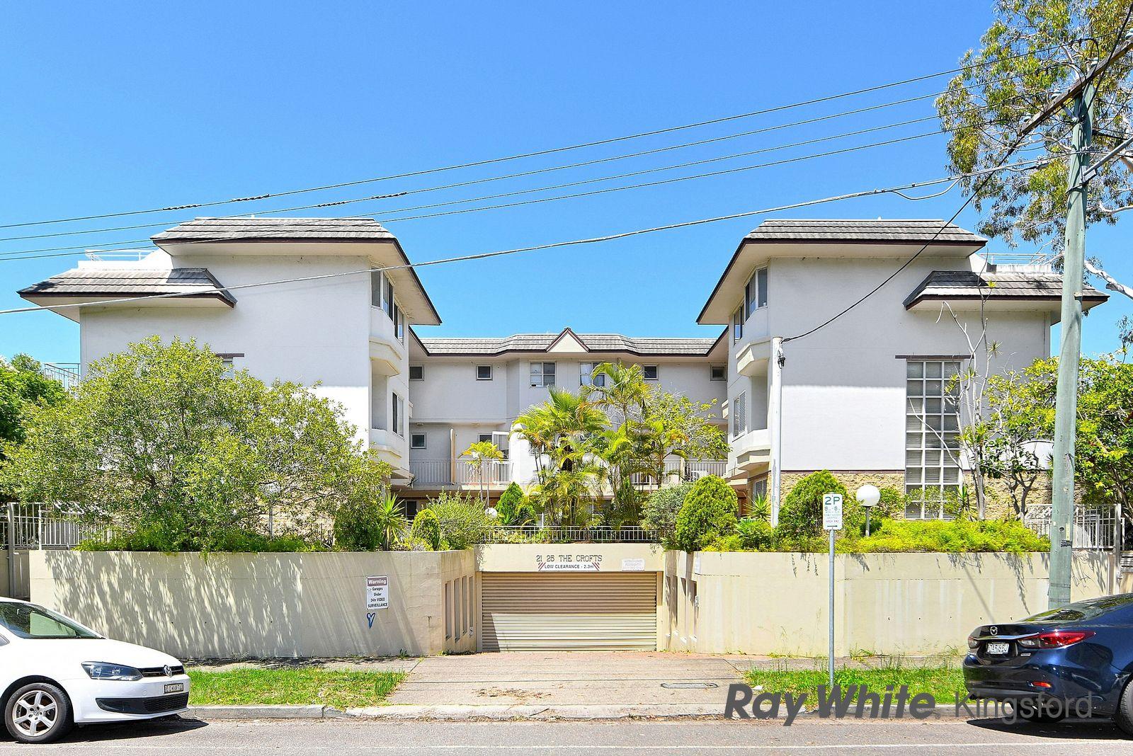 Fully Furnished Modern 5 Bedroom Townhouse In Prime Location