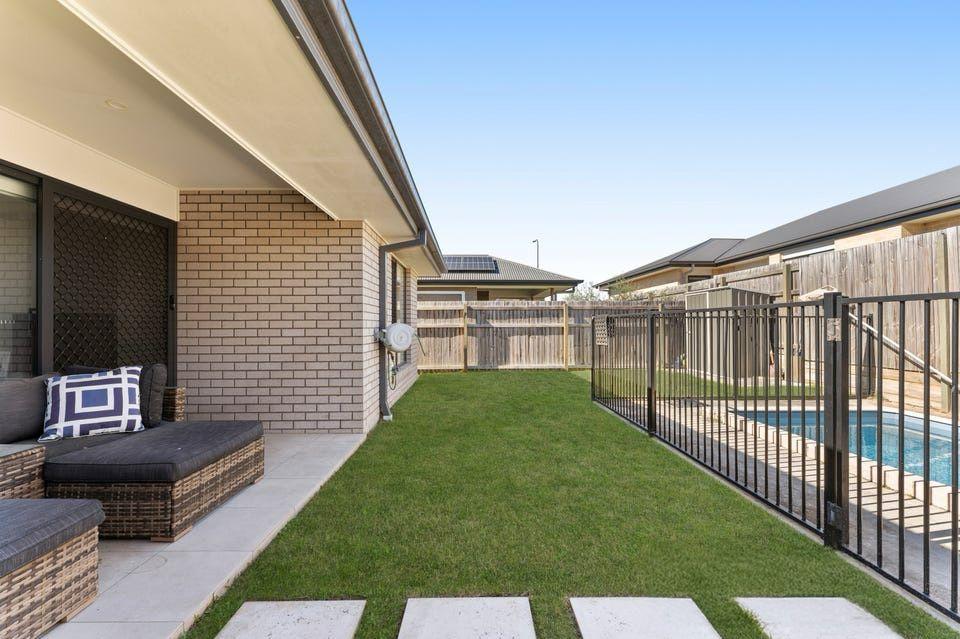 Modern Family Oasis with Pool - Peaceful Living at 4 Bowen Street, South Maclean