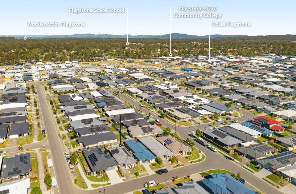 Modern Family Oasis with Pool - Peaceful Living at 4 Bowen Street, South Maclean