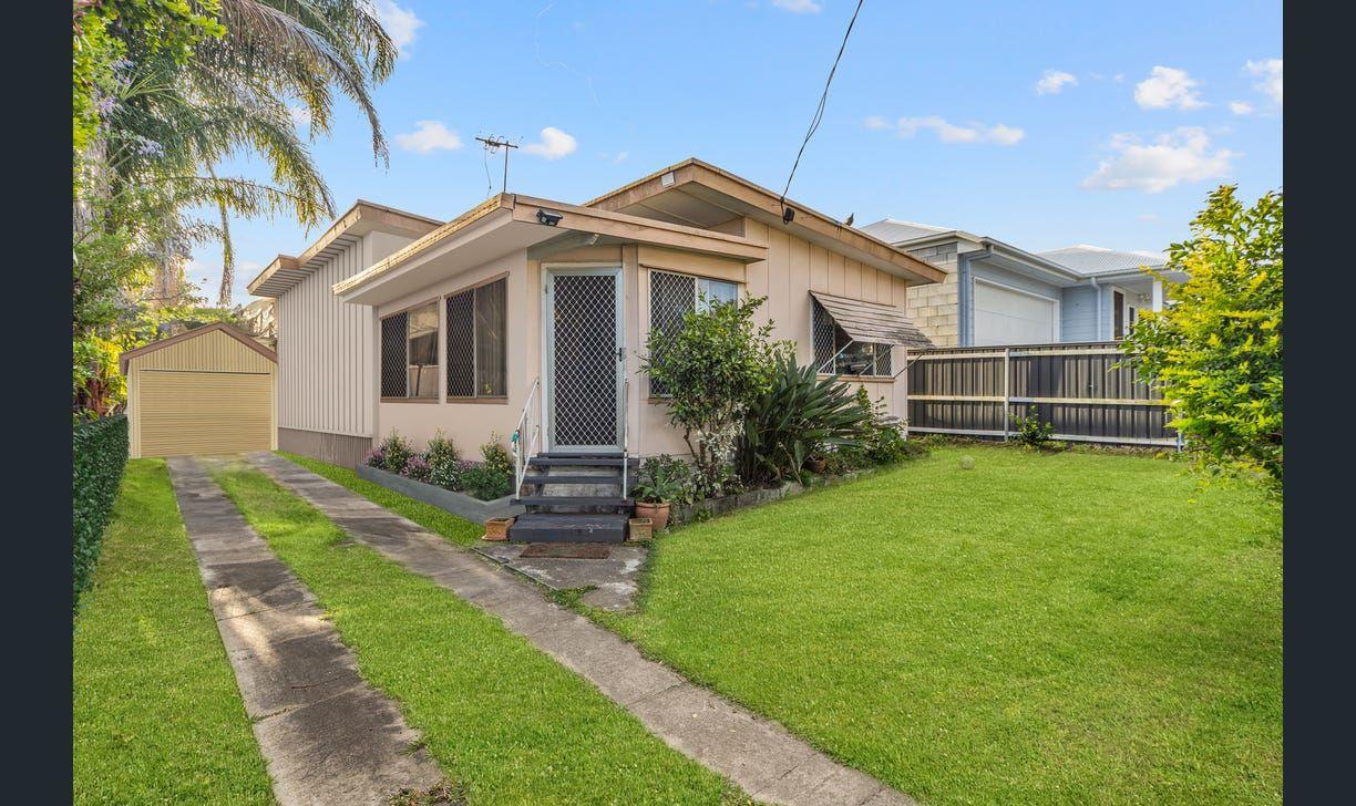 Prop-GPT: House: QLD Clontarf, QLD 4019 Home For Rent