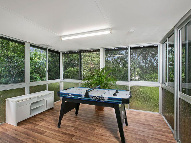 Teenage Retreat with Kitchenette!