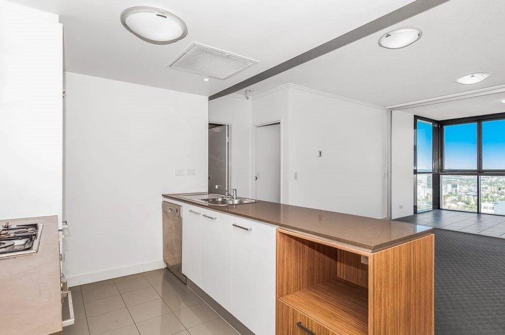 Prop-GPT: Apartment: QLD Brisbane City, QLD 4000 Home For Rent