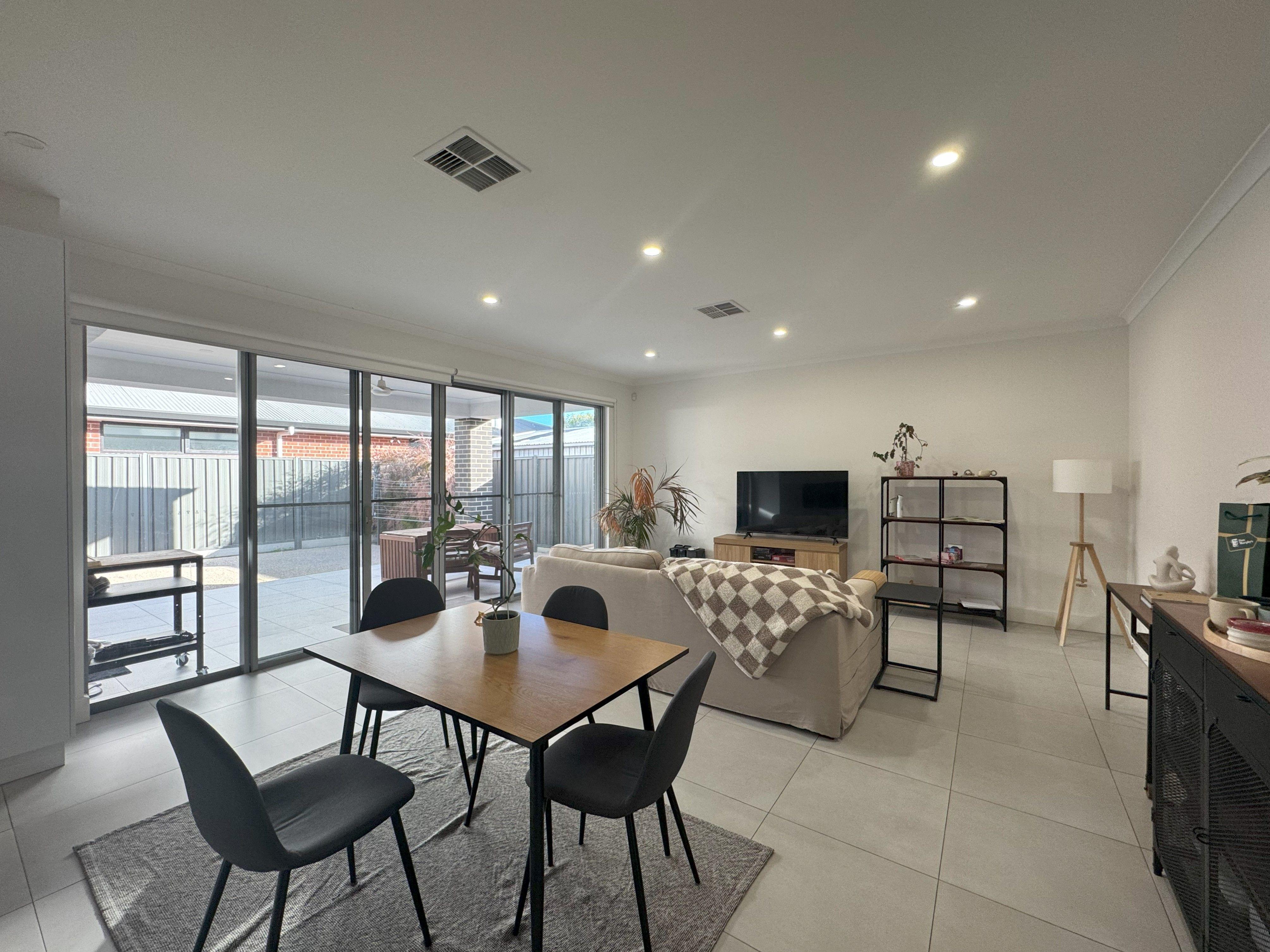 CENTRAL LOCATION....IN HENLEY SECONDARY ZONE