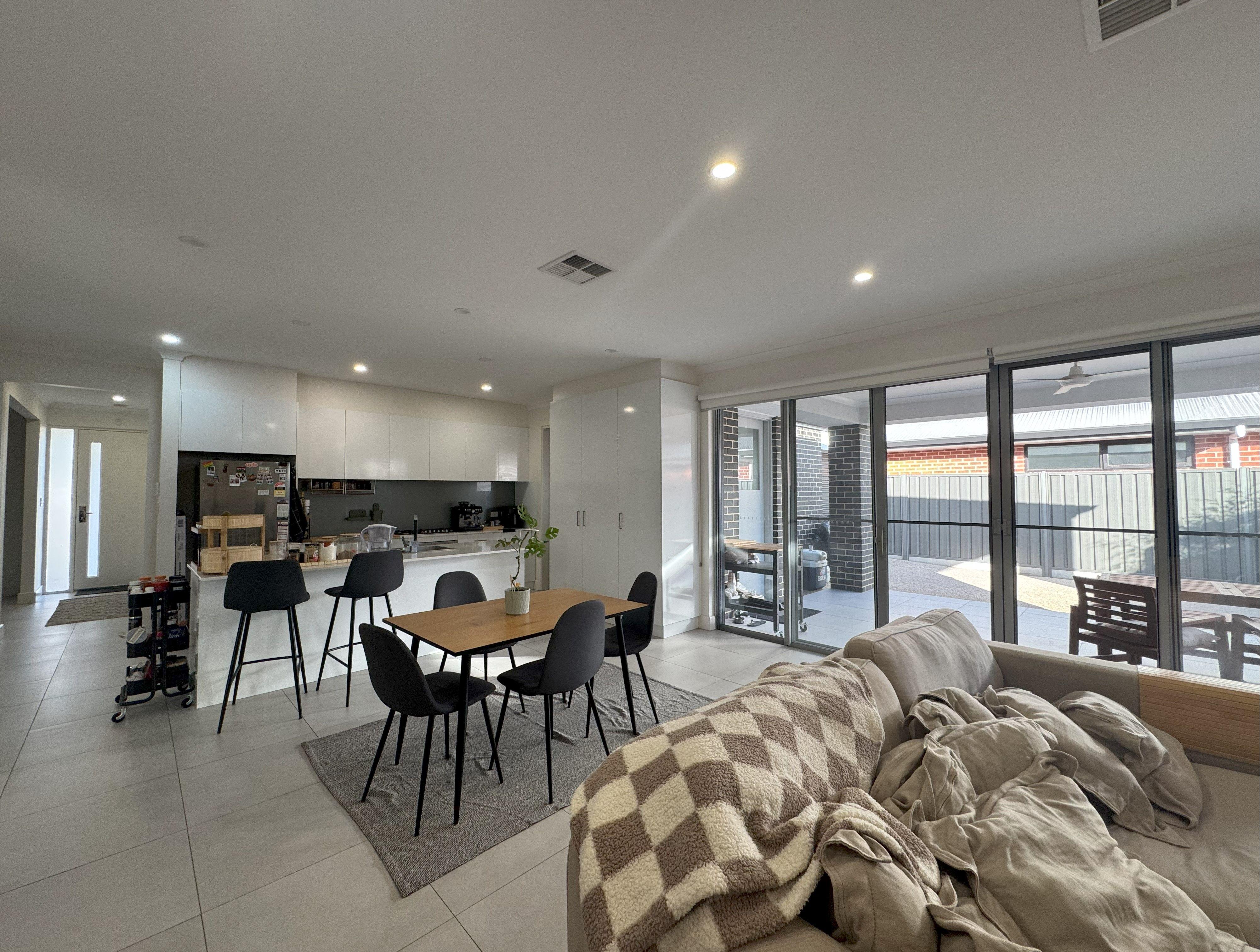 CENTRAL LOCATION....IN HENLEY SECONDARY ZONE