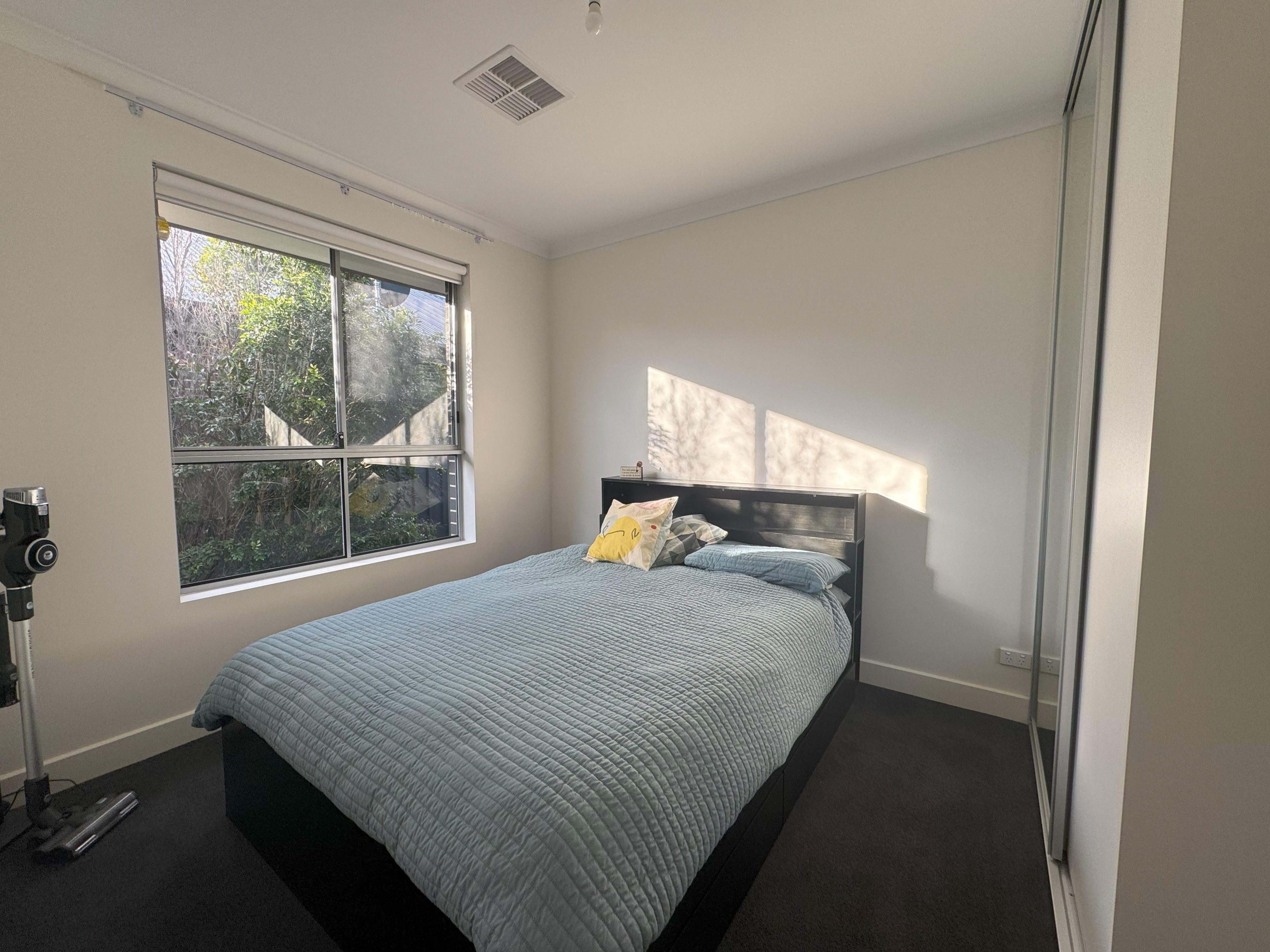 CENTRAL LOCATION....IN HENLEY SECONDARY ZONE