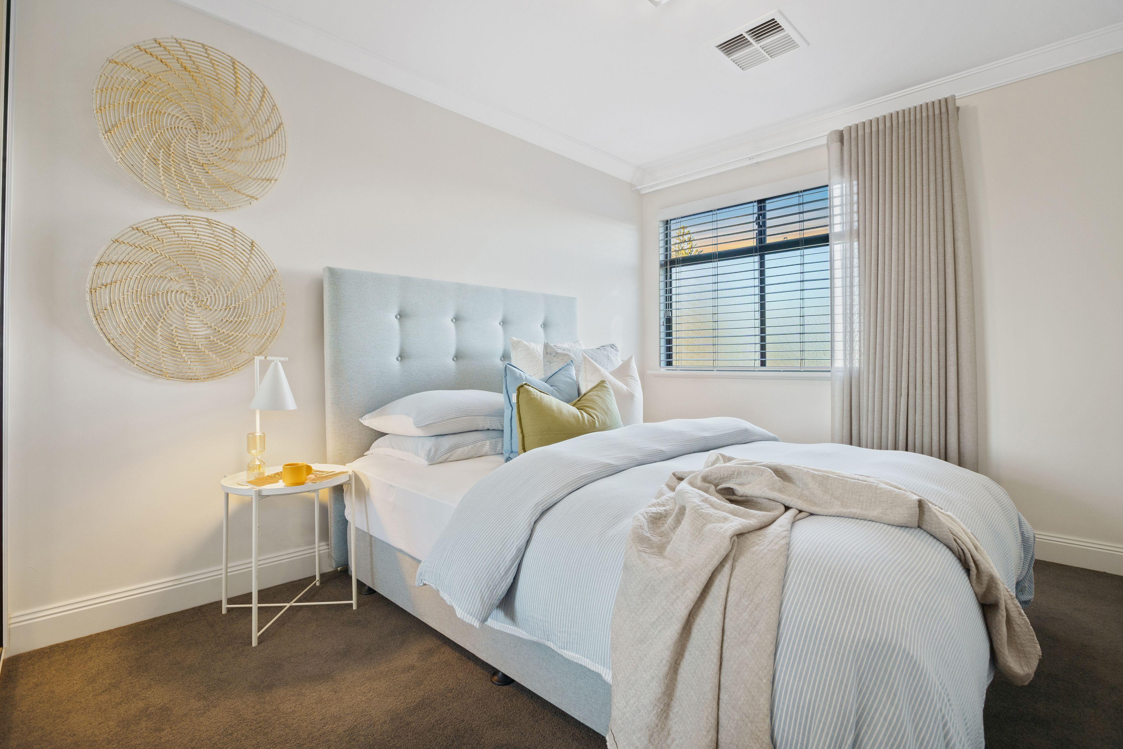 EXECUTIVE ENTERTAINER RESIDENCE IN A FANTASTIC, FAMILY FRIENDLY POSITION