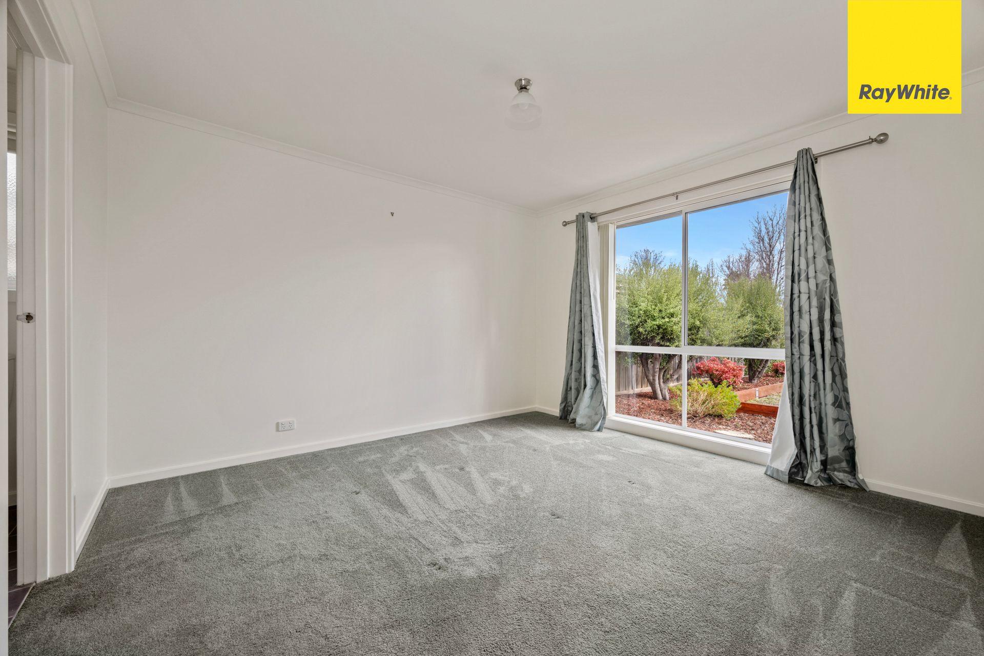 IMMACULATE 4 BEDROOM HOME IN BROOKFIELD