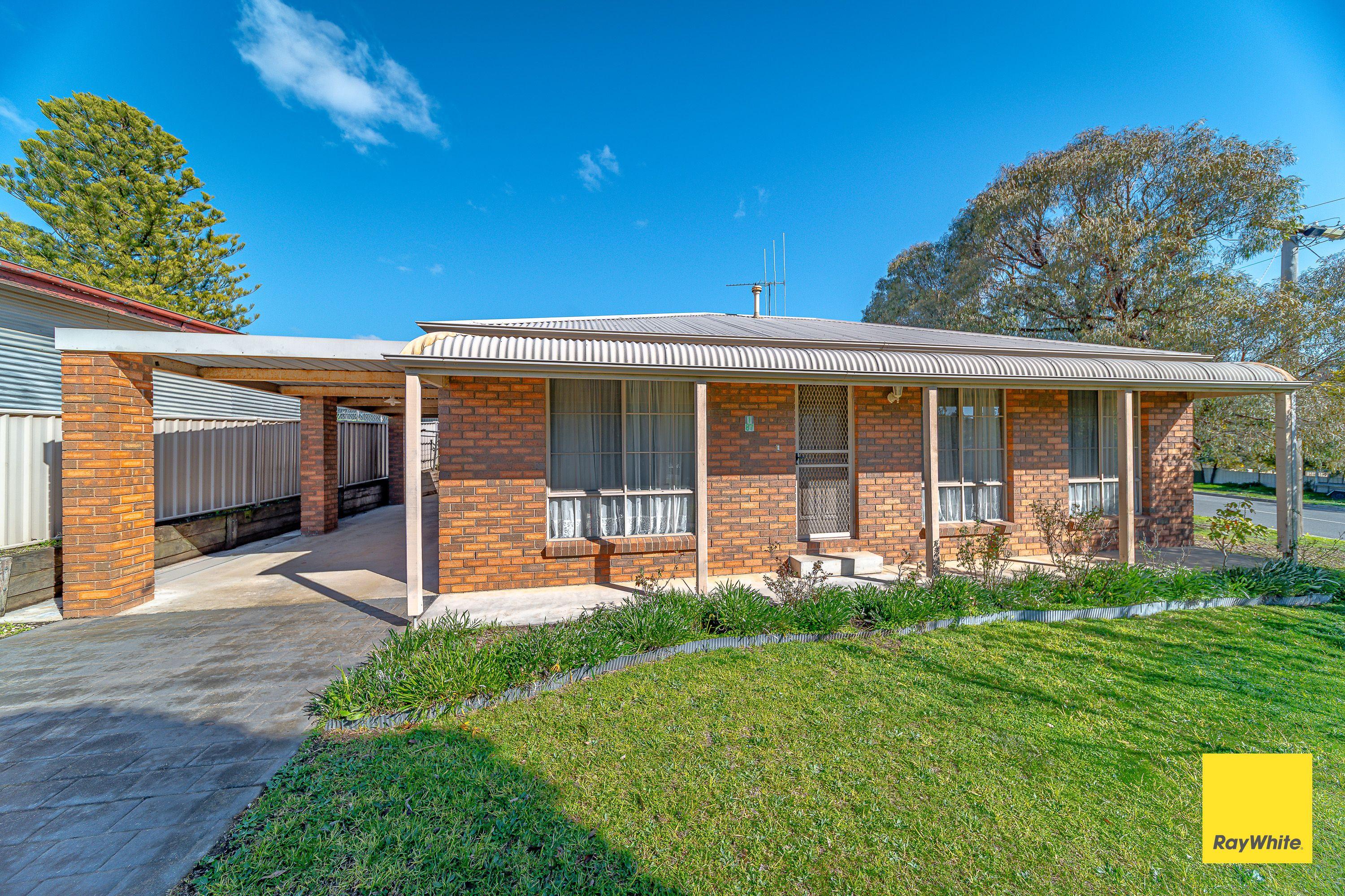 Prop-GPT: House: VIC Golden Square, VIC 3555 Home For Rent