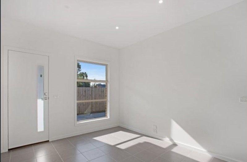 Stylish & Low-Maintenance Living in a Central Location