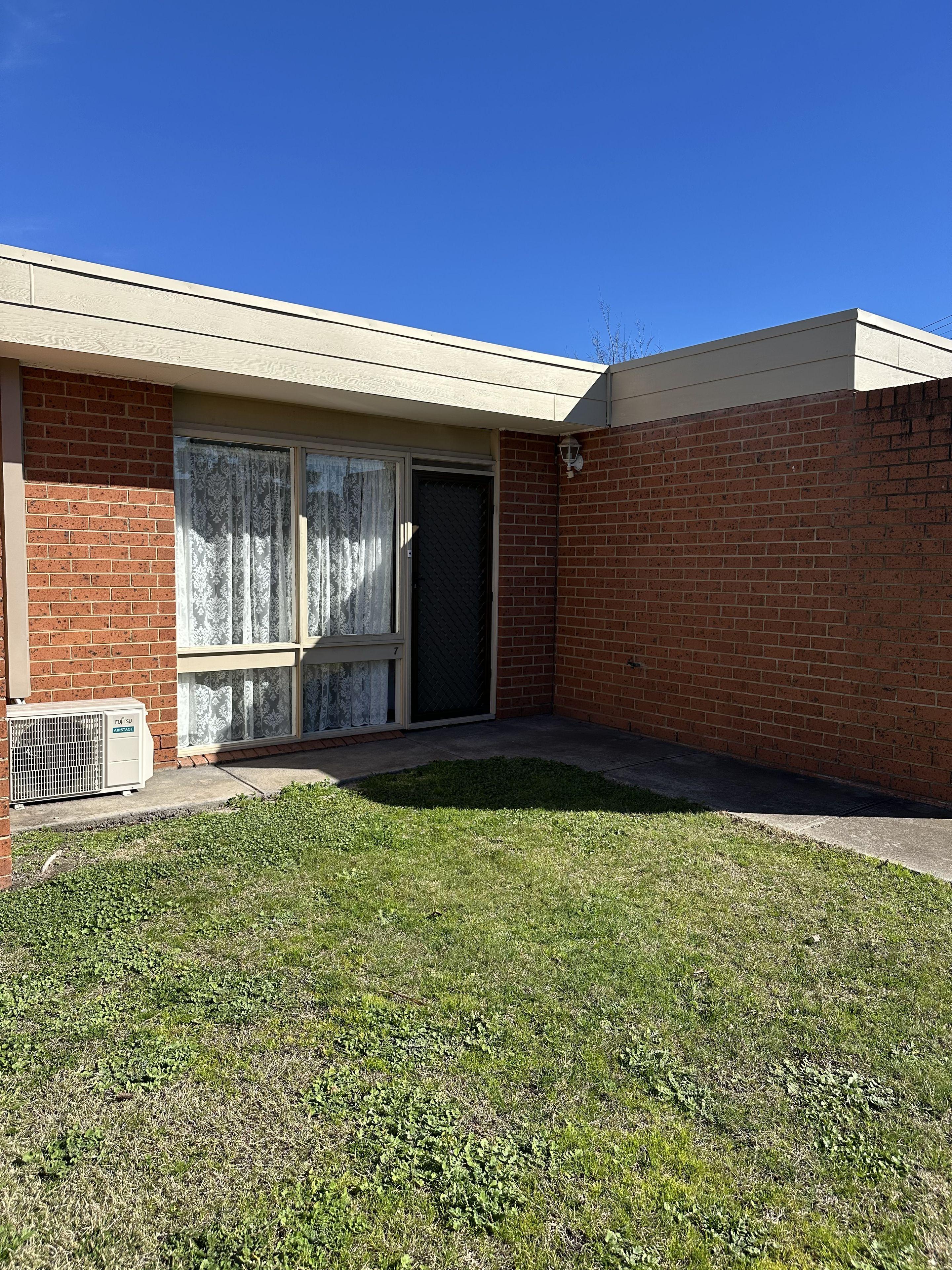 Prop-GPT: House: VIC Sunbury, VIC 3429 Home For Rent